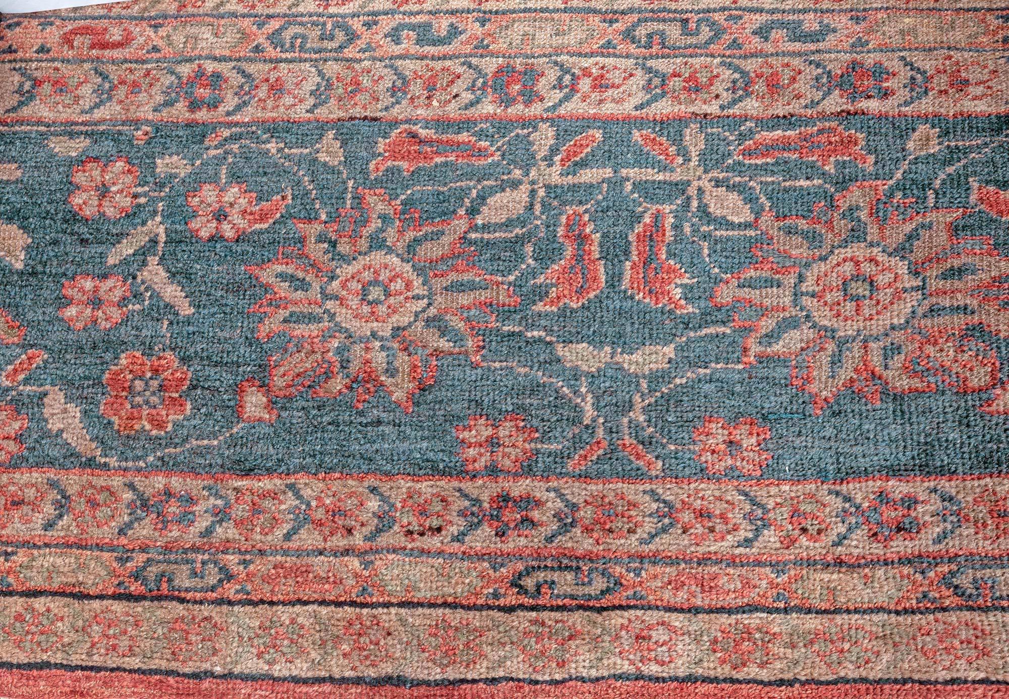 Doris Leslie Blauer antiker persischer Sultanabad-Roter handgefertigter Wollteppich im Zustand „Gut“ im Angebot in New York, NY