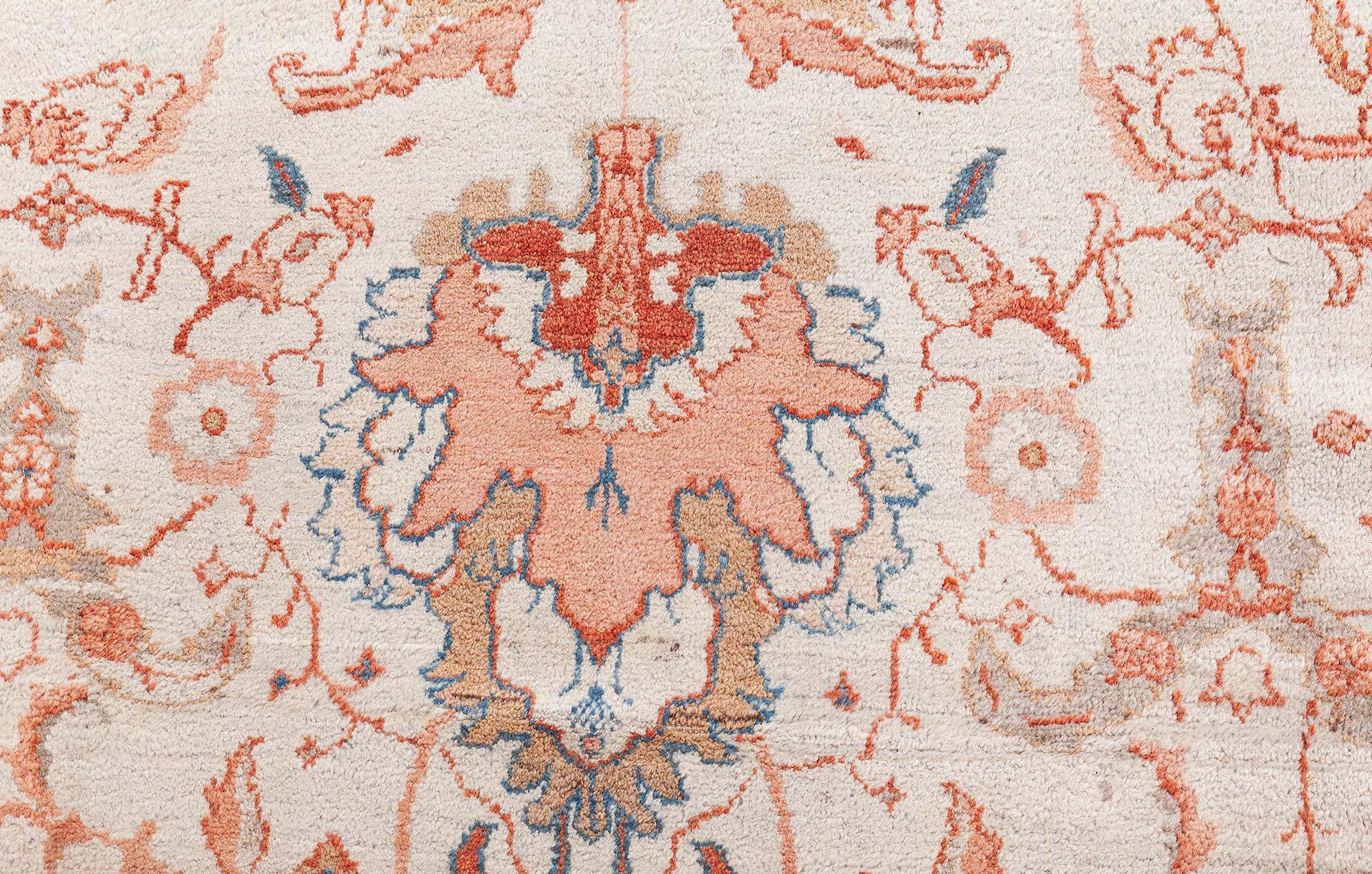 Doris Leslie Blauer antiker persischer Sultanabad-Teppich in Blau (Handgeknüpft) im Angebot