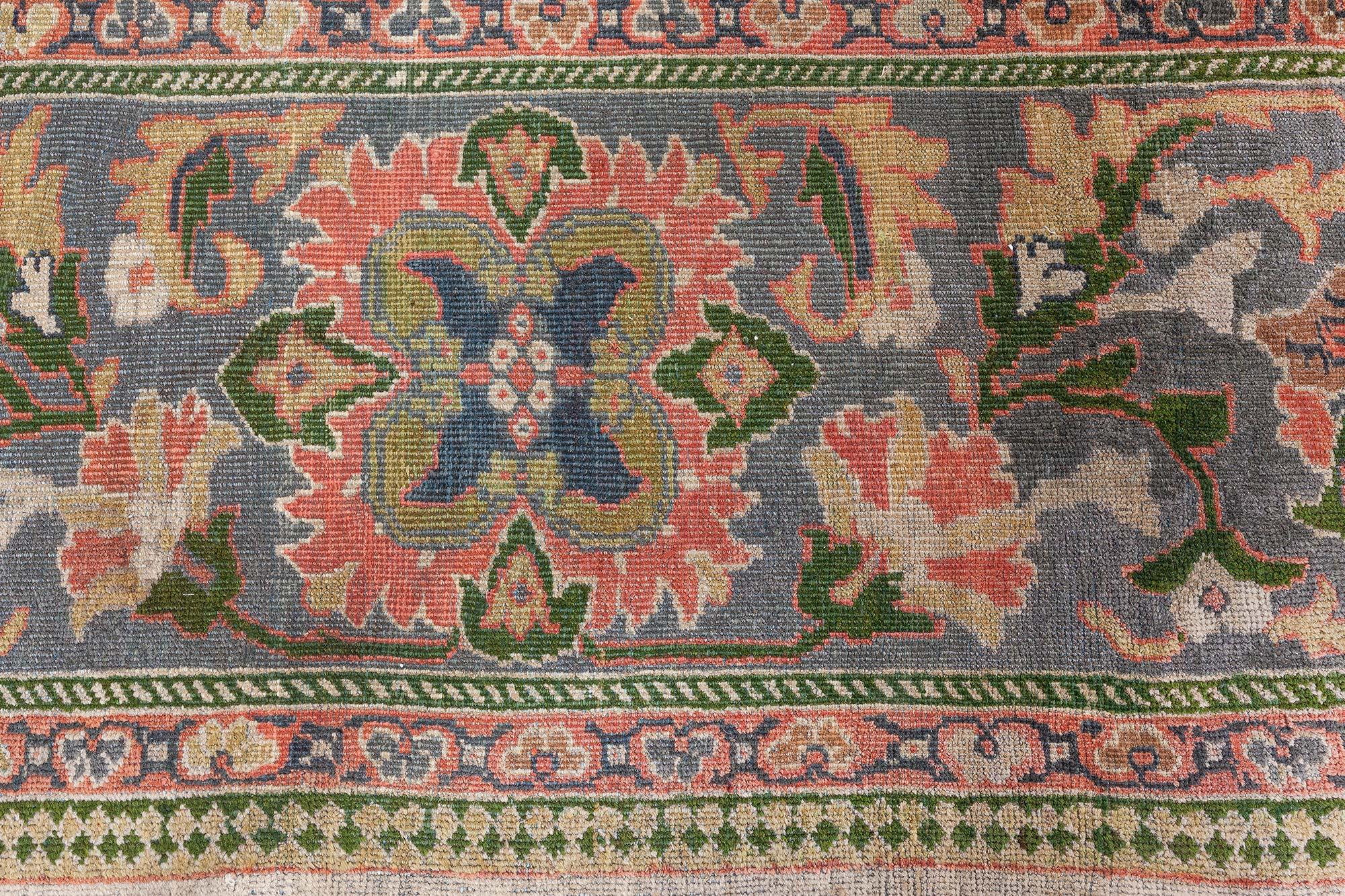 Noué à la main Tapis persan Sultanabad ancien Doris Leslie Blau ajusté en vente