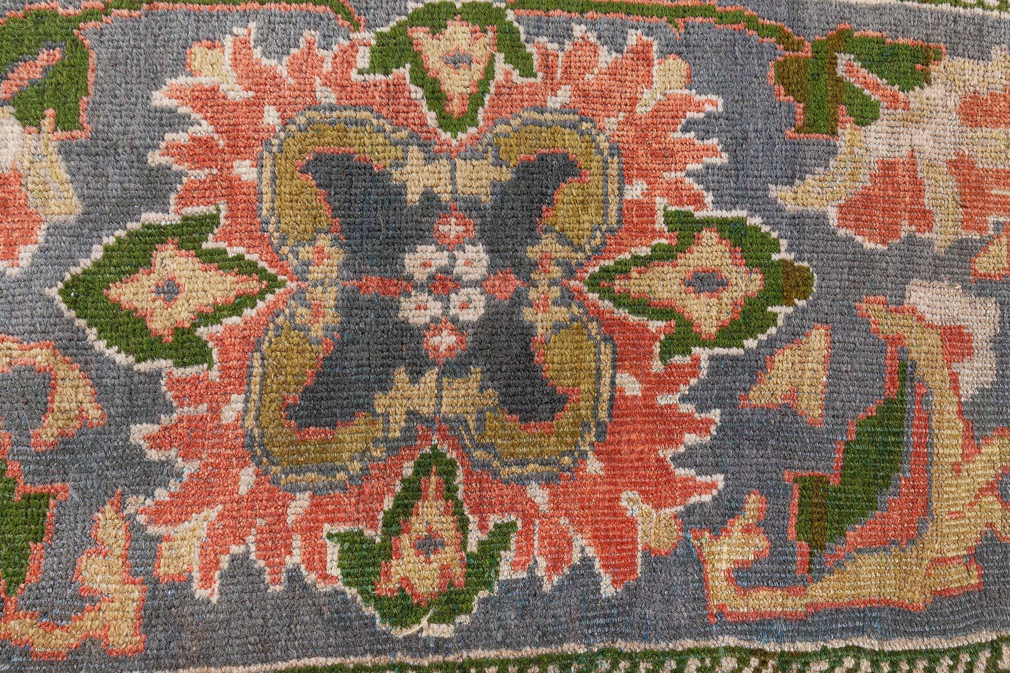 Tapis persan Sultanabad ancien Doris Leslie Blau ajusté en vente 2