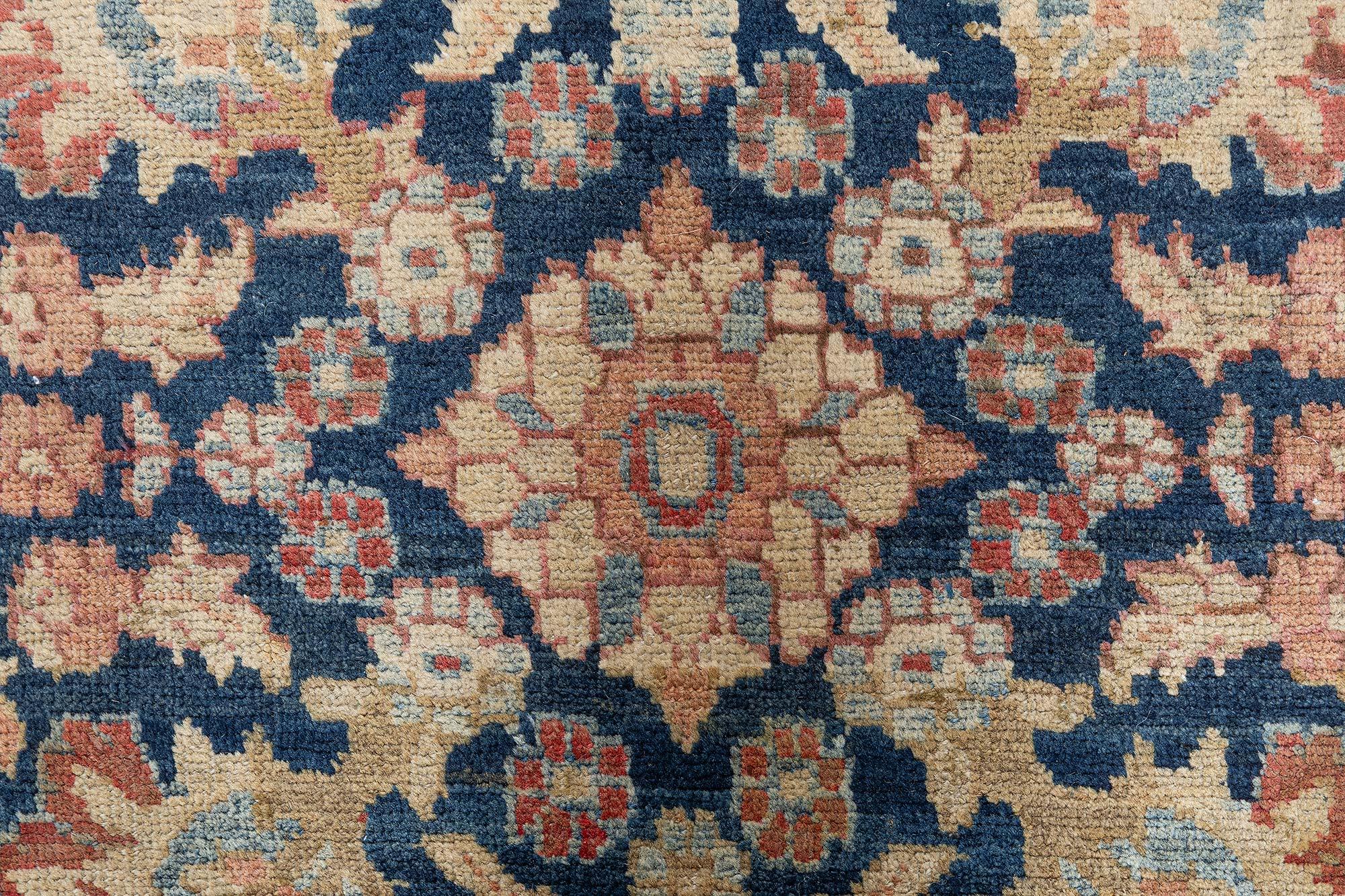 Doris Leslie Blauer antiker persischer Täbris- Botanic Handgefertigter Teppich aus Wolle (Handgeknüpft) im Angebot