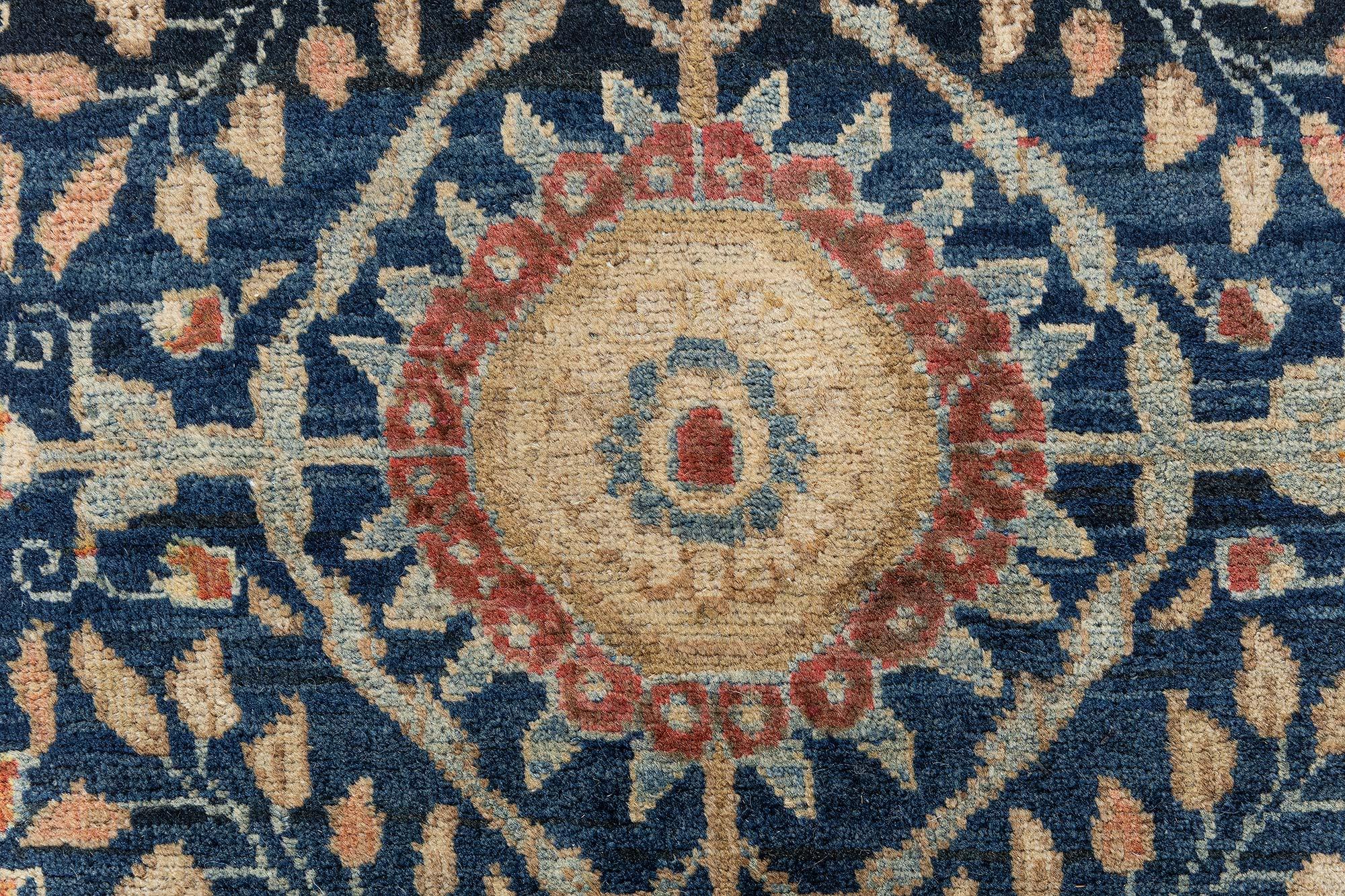 Doris Leslie Blauer antiker persischer Täbris- Botanic Handgefertigter Teppich aus Wolle im Zustand „Gut“ im Angebot in New York, NY