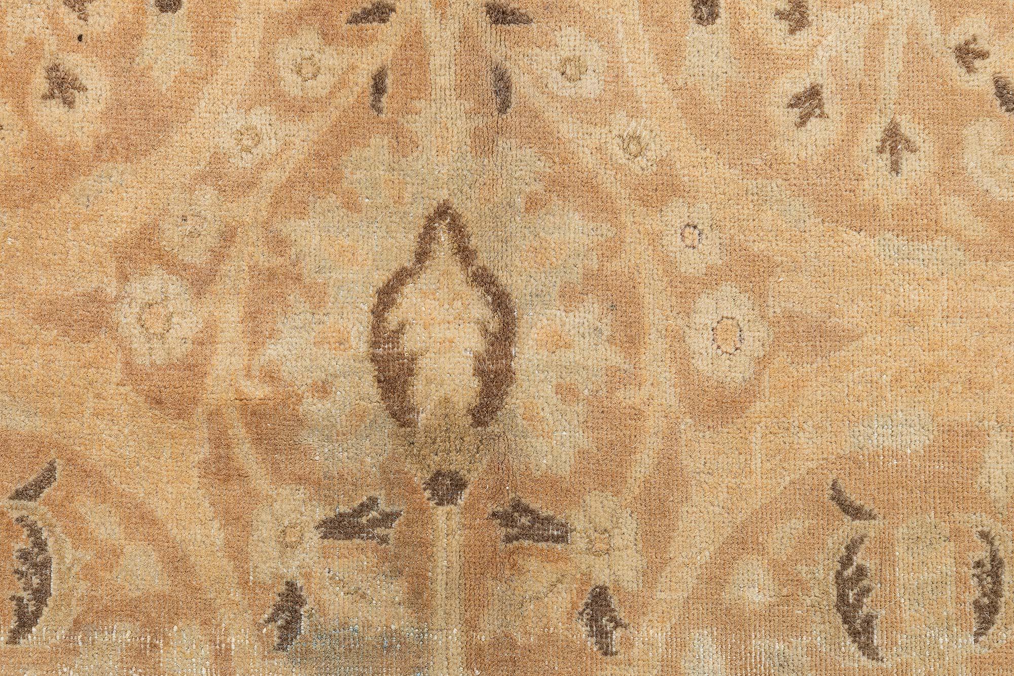 Noué à la main Tapis persan ancien Tabriz Botanic tissé à la main Doris Leslie Blau en vente