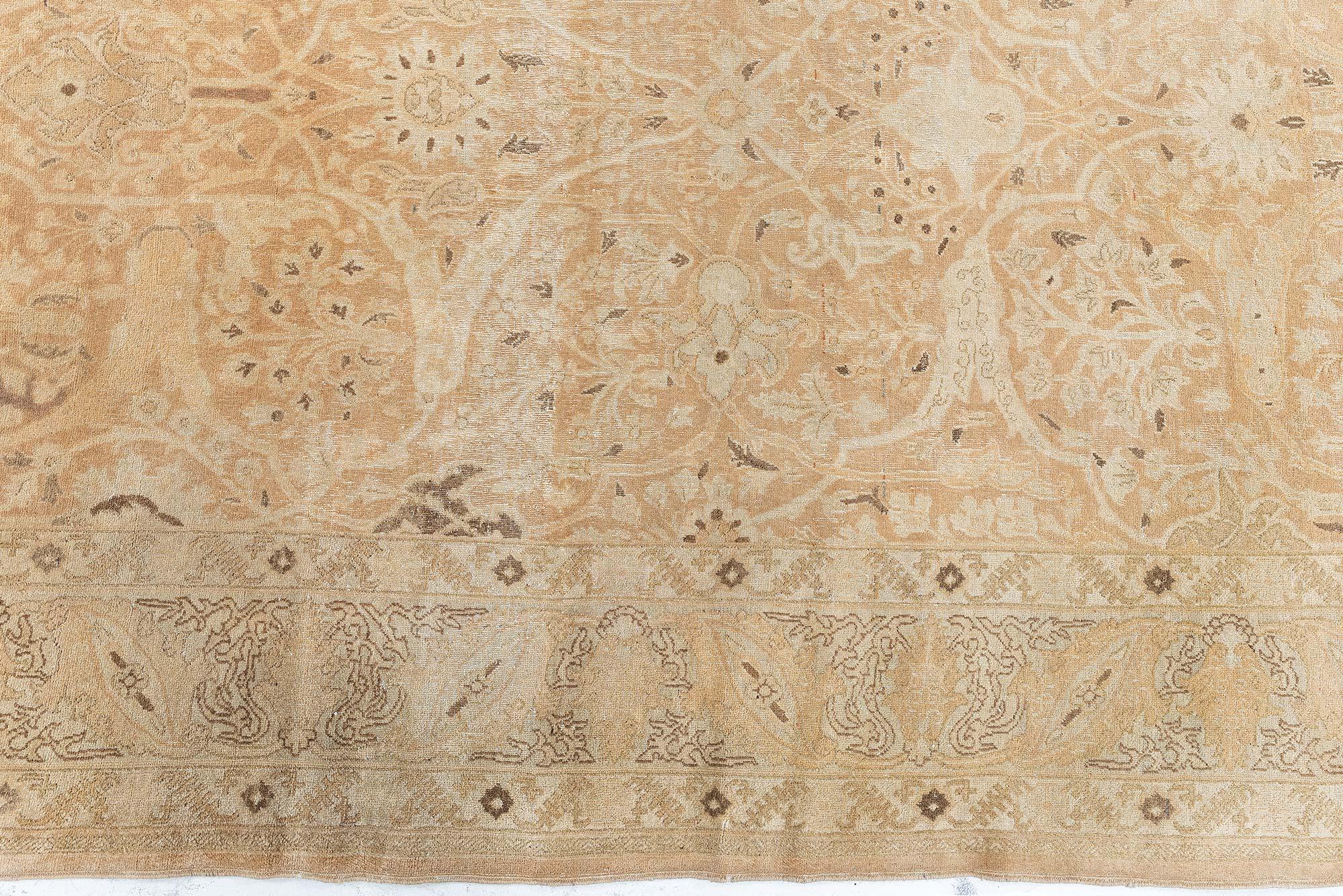 20ième siècle Tapis persan ancien Tabriz Botanic tissé à la main Doris Leslie Blau en vente