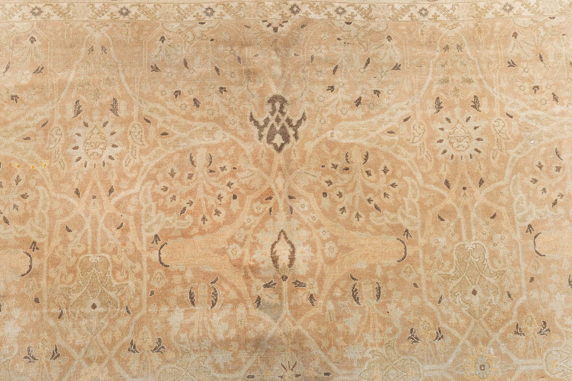 Tapis persan ancien Tabriz Botanic tissé à la main Doris Leslie Blau en vente 2