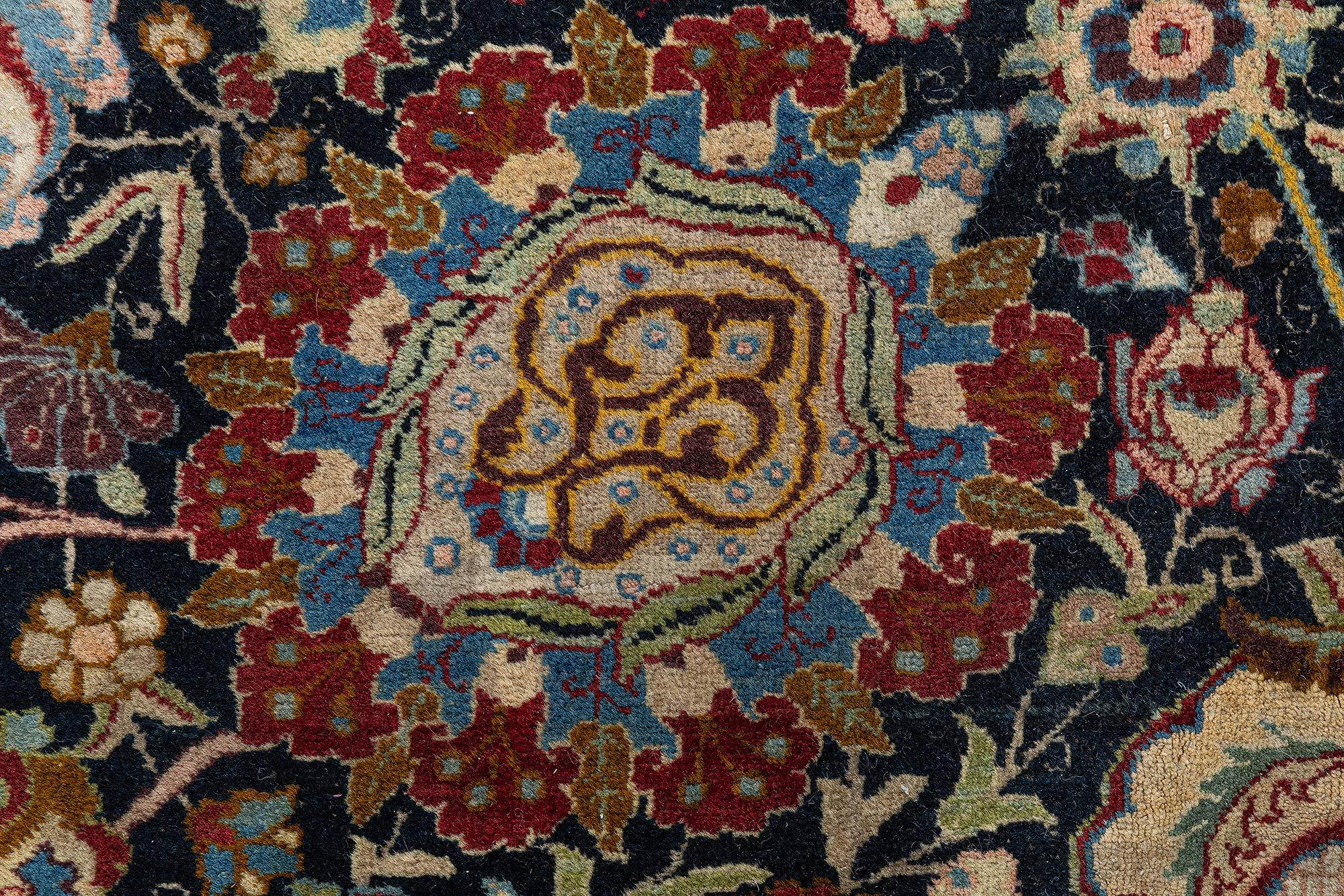 Lana Doris Leslie Blau Tappeto floreale persiano antico Tabriz Dimensioni adattate in vendita