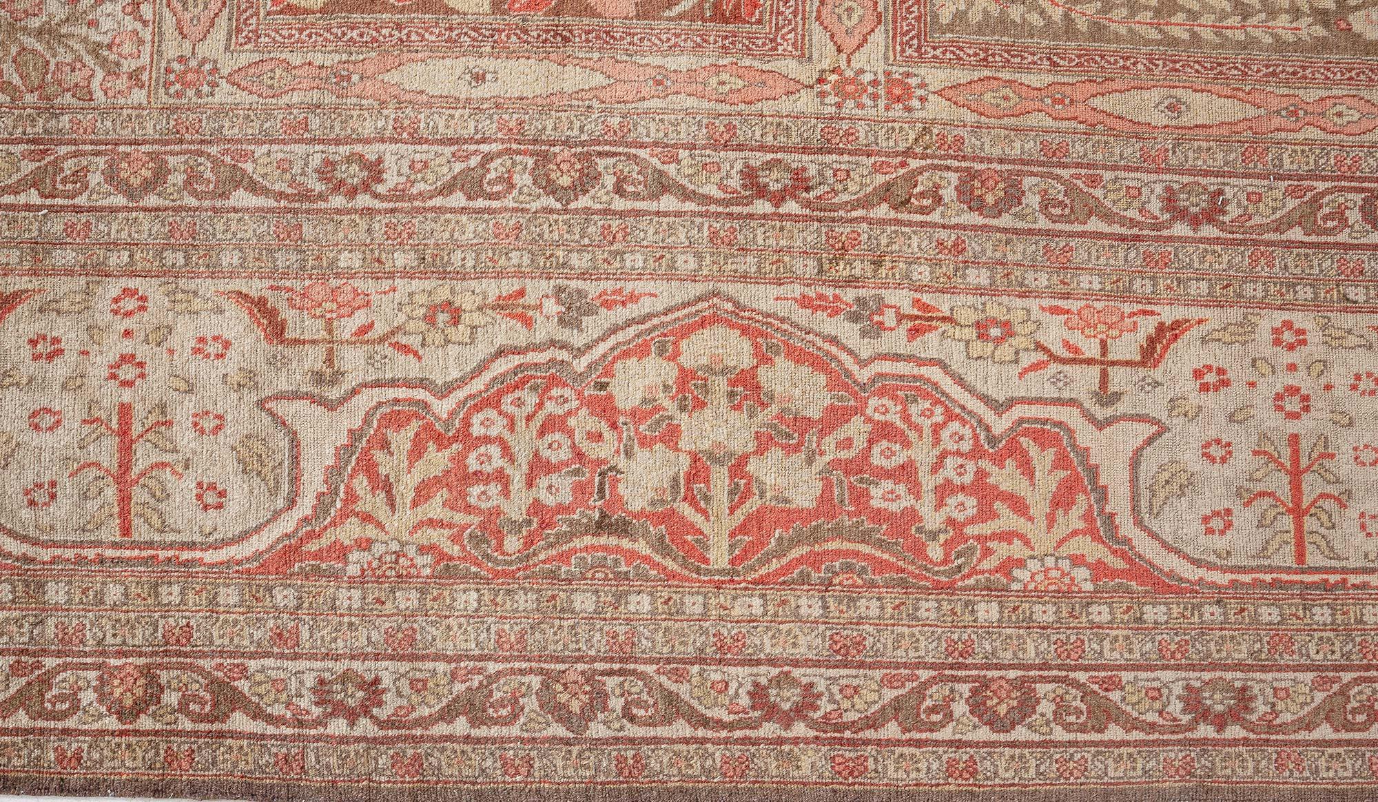 Perse Tapis persan Tabriz ancien noué à la main Doris Leslie Blau en vente
