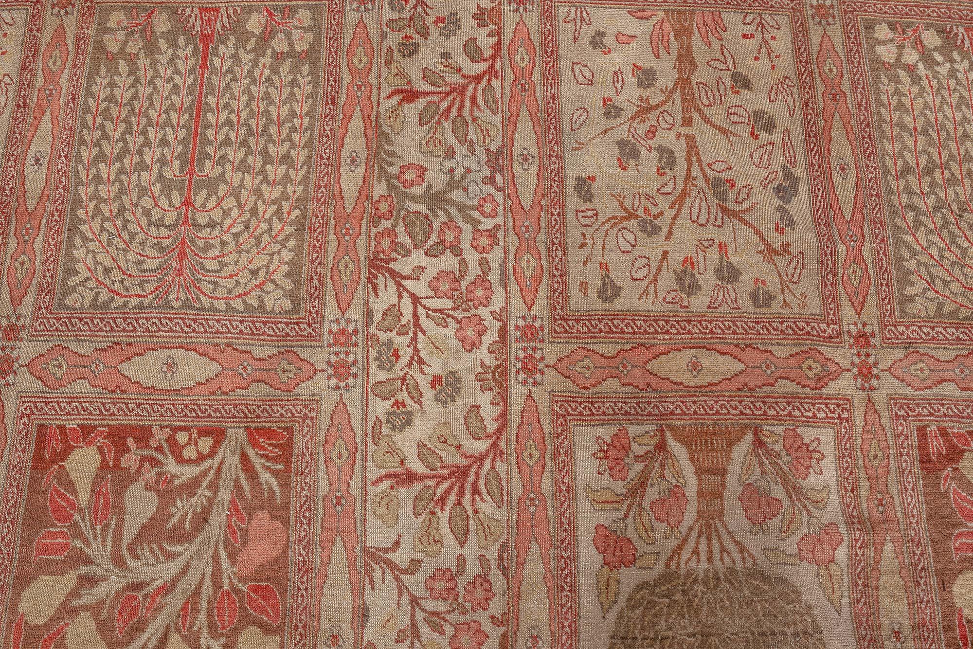 Tapis persan Tabriz ancien noué à la main Doris Leslie Blau Bon état - En vente à New York, NY