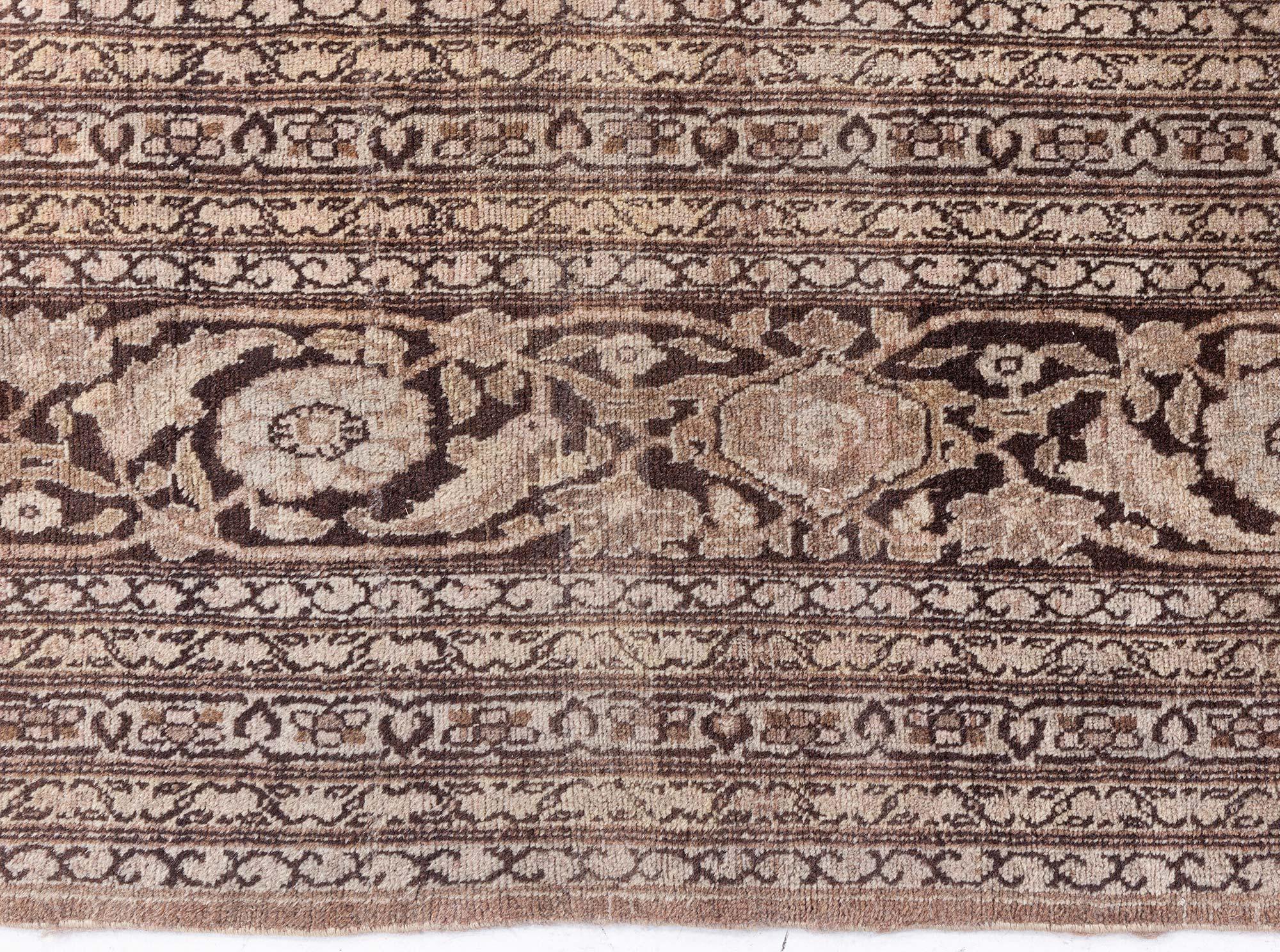 Doris Leslie Blau Tapis persan ancien Tabriz fait main en laine en vente 2