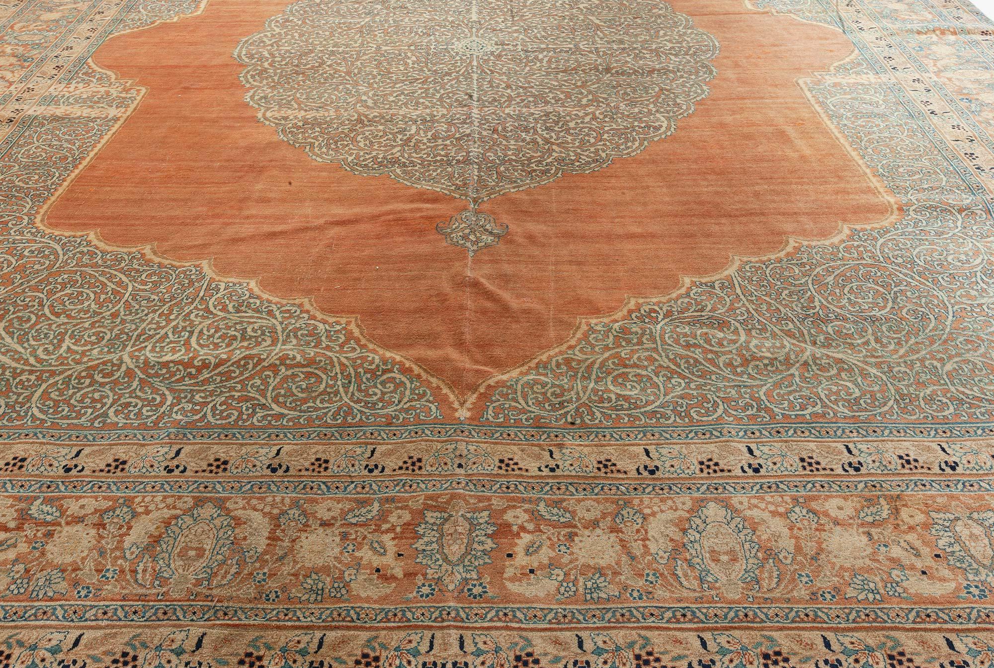 Doris Leslie Blau Tappeto antico persiano Tabriz in lana fatto a mano In condizioni buone in vendita a New York, NY
