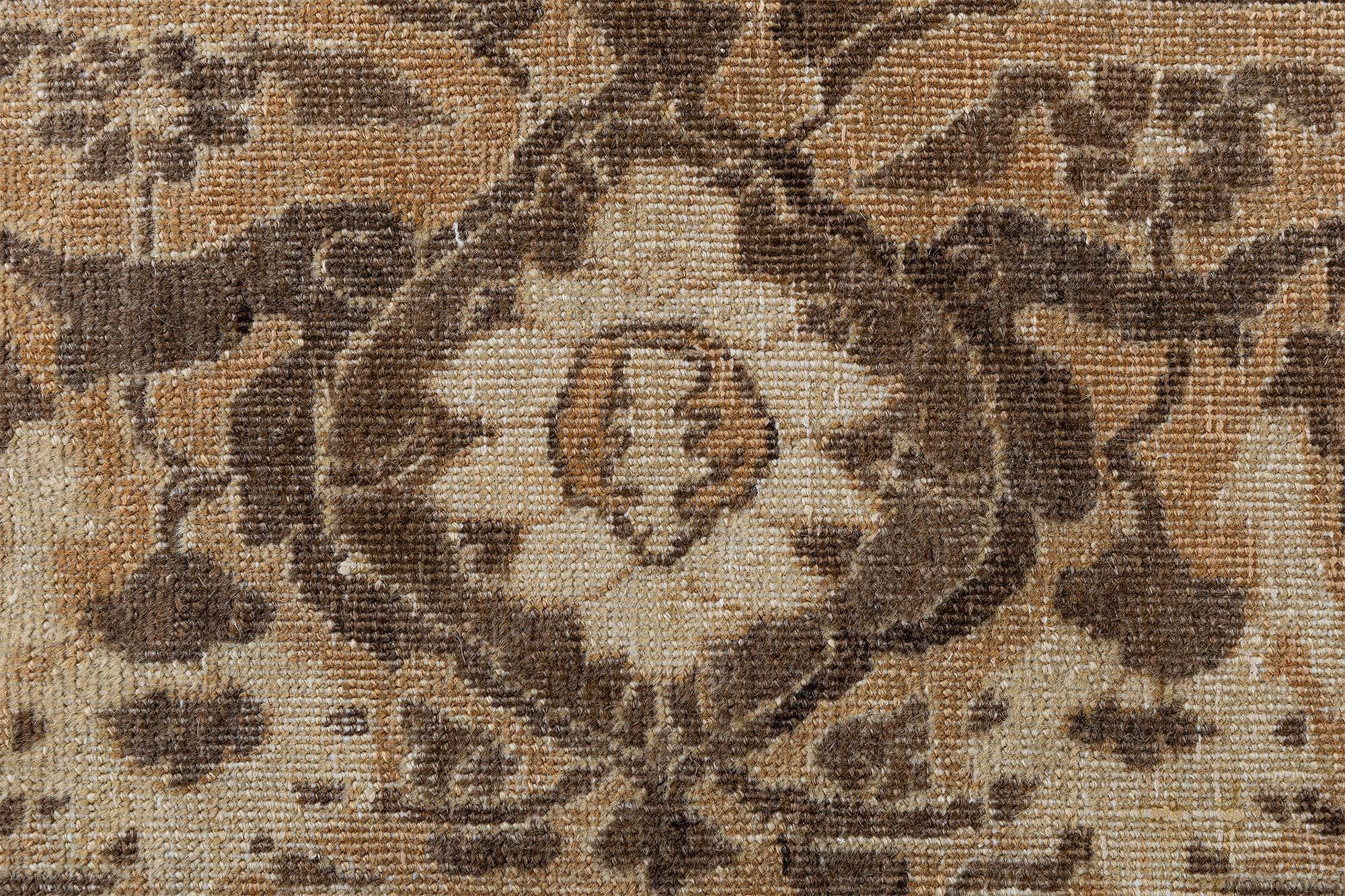 Doris Leslie Blauer antiker persischer Täbris-Teppich aus handgefertigter Wolle (Handgeknüpft) im Angebot