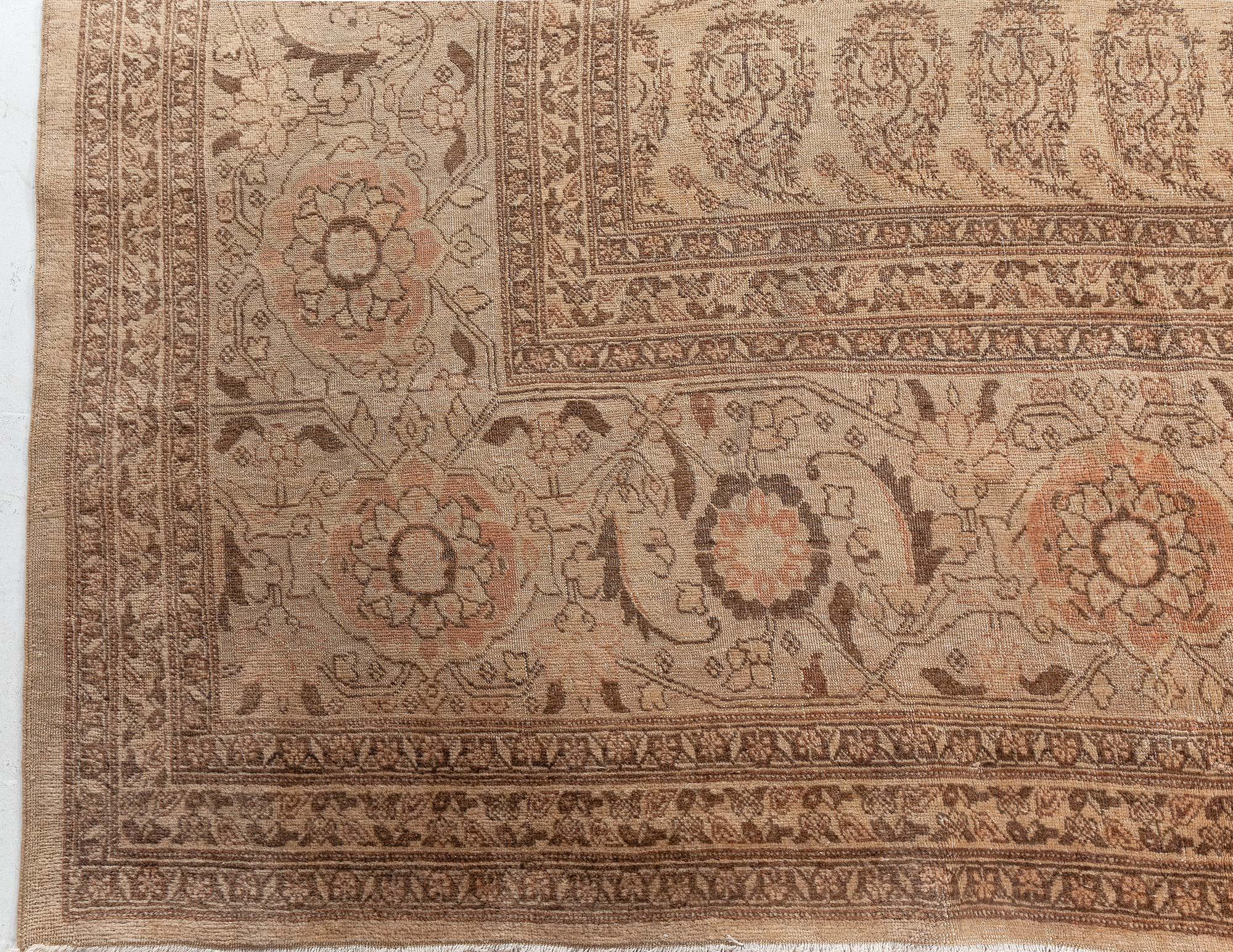 Tissé à la main Tapis persan Tabriz ancien en laine tissé à la main Doris Leslie Blau en vente
