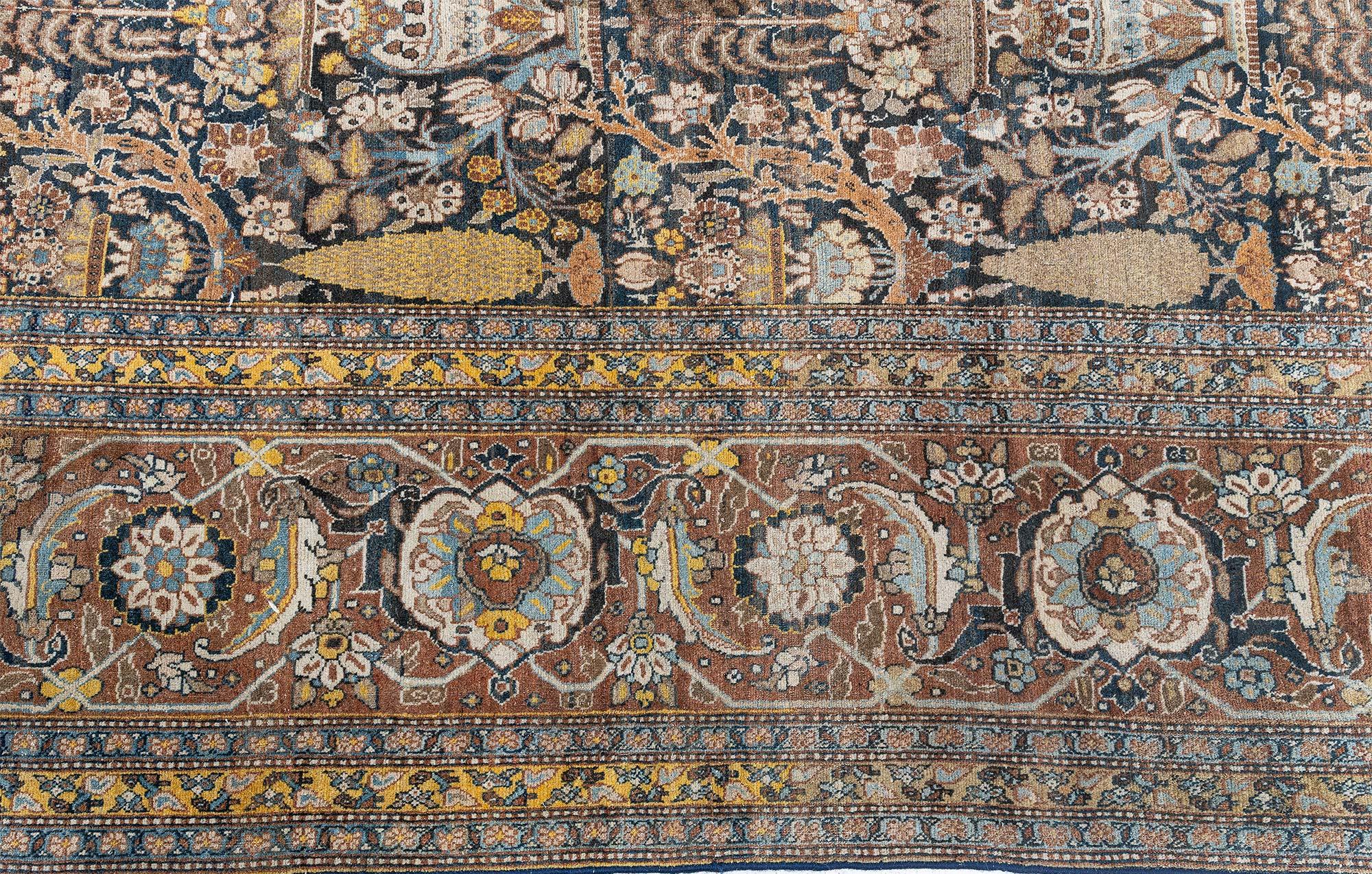 Doris Leslie Blauer antiker persischer Täbris-Teppich in Blau (Persisch) im Angebot