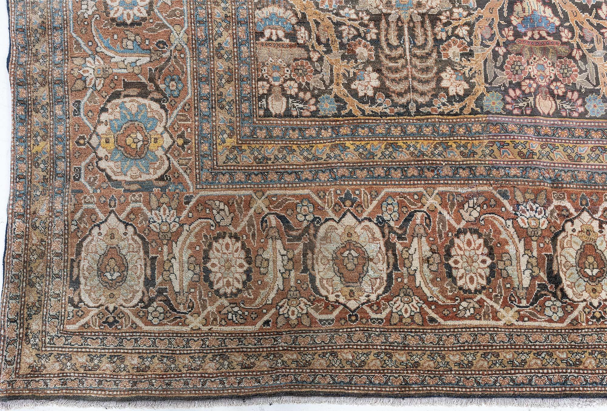 Doris Leslie Blauer antiker persischer Täbris-Teppich in Blau im Zustand „Gut“ im Angebot in New York, NY