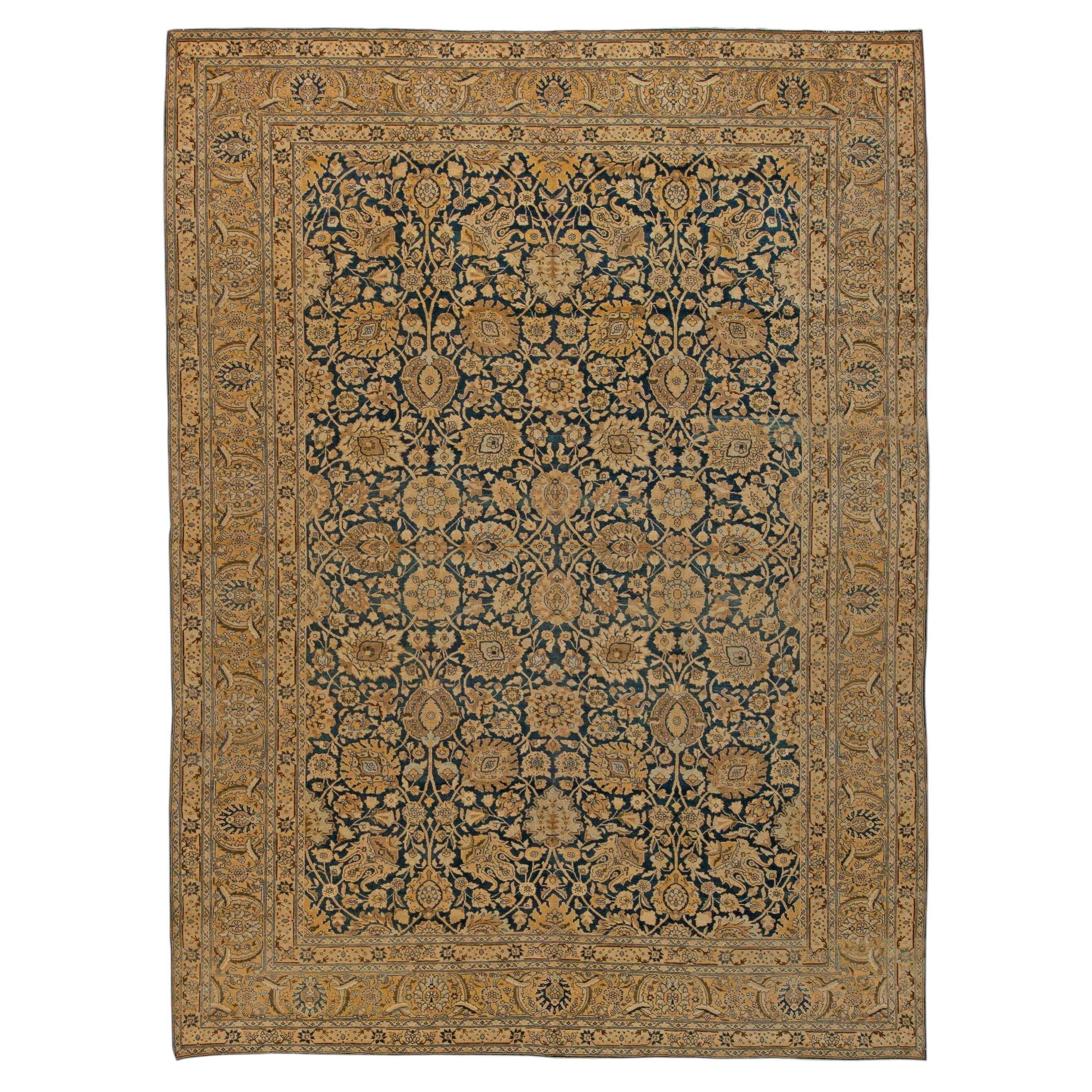 Alfombra antigua de Tabriz de Doris Leslie Blau, con motivos florales por toda la superficie, en tono dorado-beige - h. 1900