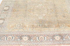 Doris Leslie Blau Tappeto antico Tabriz floreale a trifoglio sabbia pallida - c.C. 1900