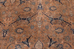 Doris Leslie Blau Alfombra antigua Tabriz con motivos florales de color tostado cálido - c. 1900