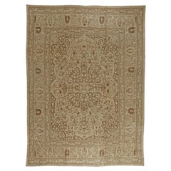 Alfombra antigua de Tabriz con medallones de Doris Leslie Blau, en tonos beige cálidos y marrón - h. 1900