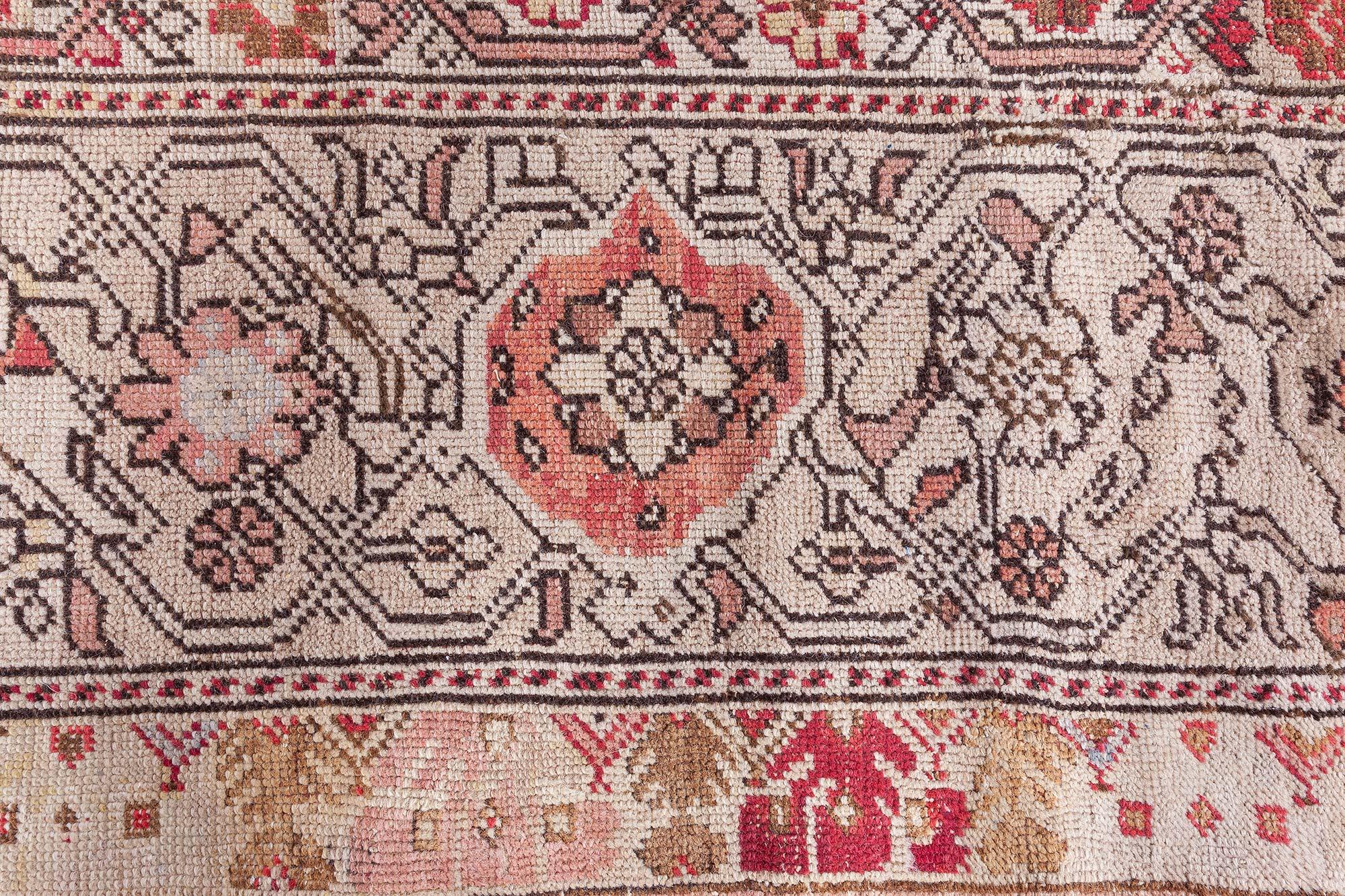 Doris Leslie Blauer antiker türkischer Ghiordes-Teppich (Wolle) im Angebot