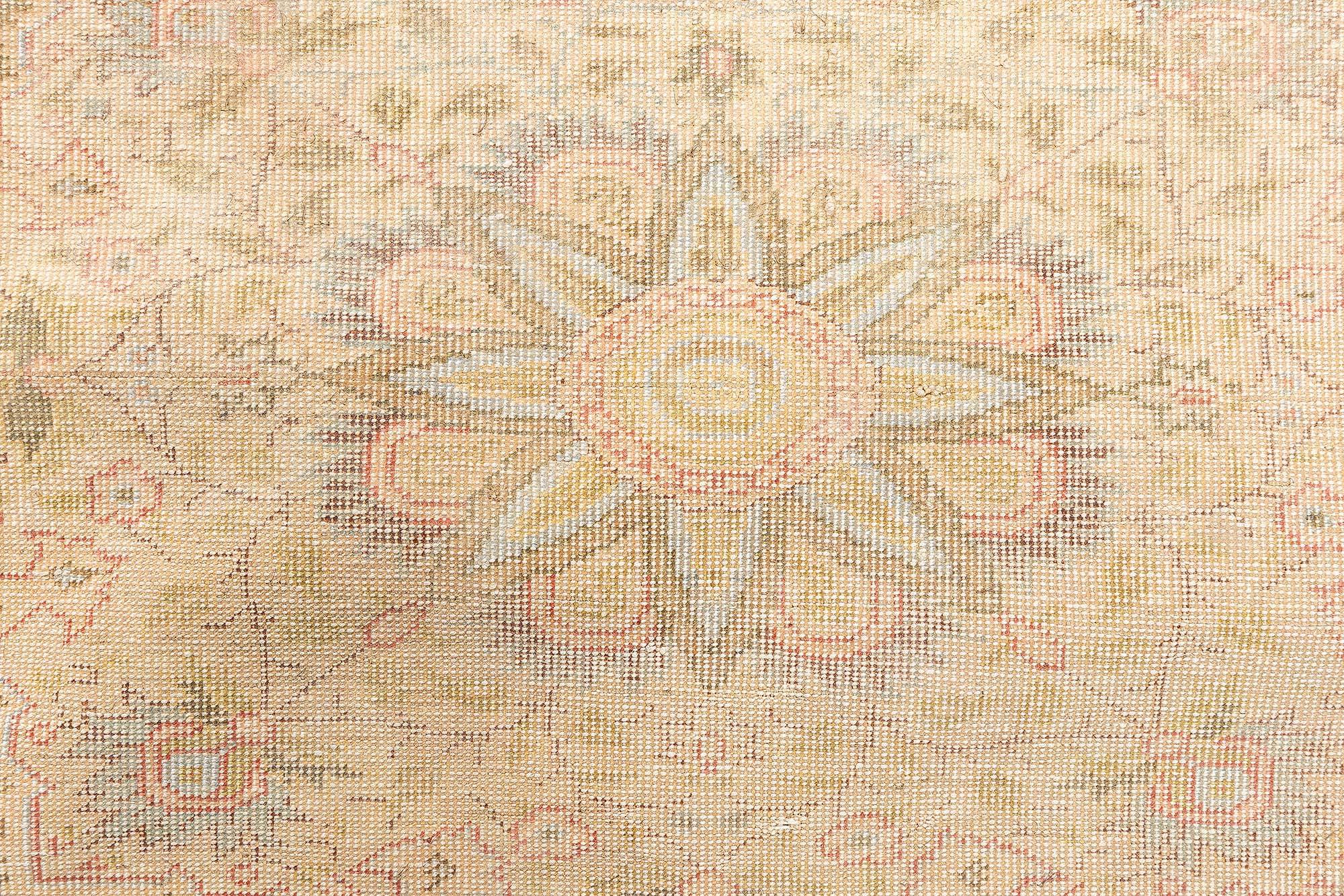 Doris Leslie Blau Antiker Türkischer Hereke-Teppich im Zustand „Gut“ im Angebot in New York, NY
