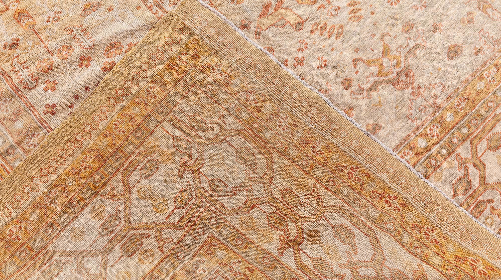 Doris Leslie Blauer antiker türkischer Oushak Beige handgewebter Wollteppich im Angebot 2