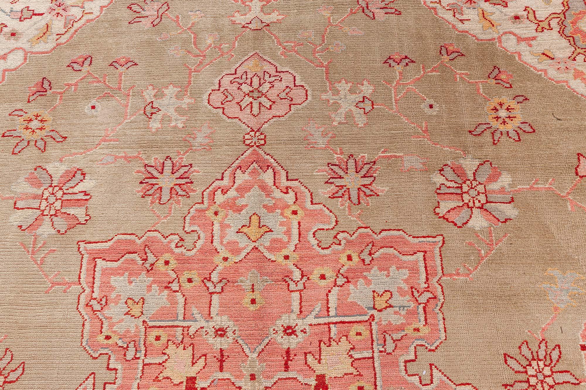 Antique Turkish oushak rug
Size: 9'6