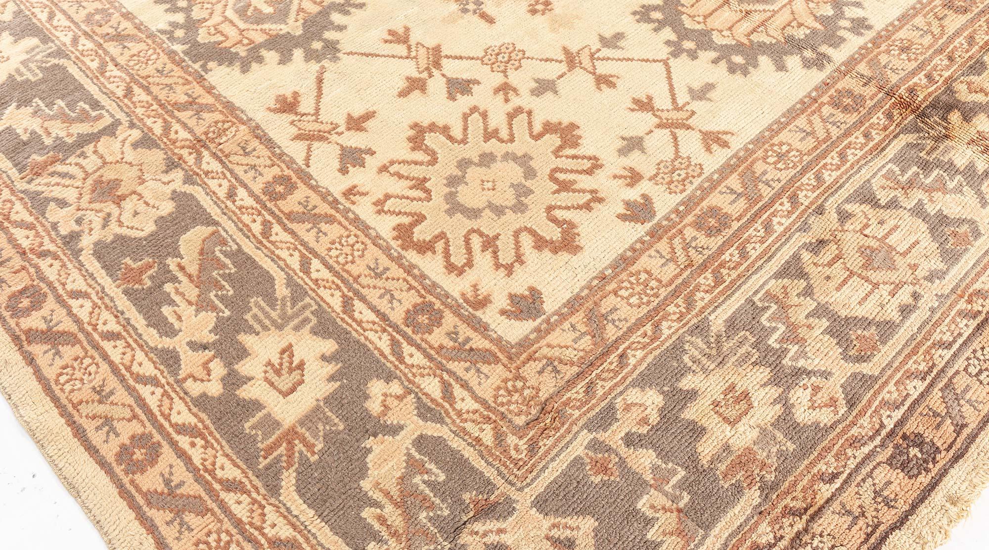 Doris Leslie Blauer antiker türkischer Oushak-Teppich (Handgeknüpft) im Angebot