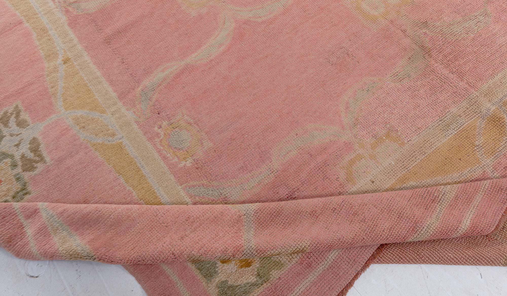 Doris Leslie Blauer Arts & Crafts-Teppich von Gavin Morton (Britisch) im Angebot