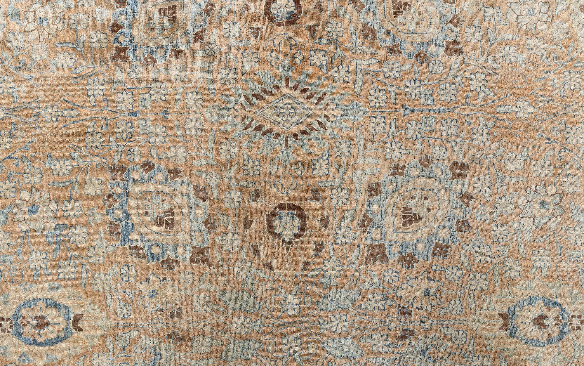 Doris Leslie Blauer authentischer persischer Täbris-Teppich aus dem 19. Jahrhundert, handgefertigt (Tabriz) im Angebot