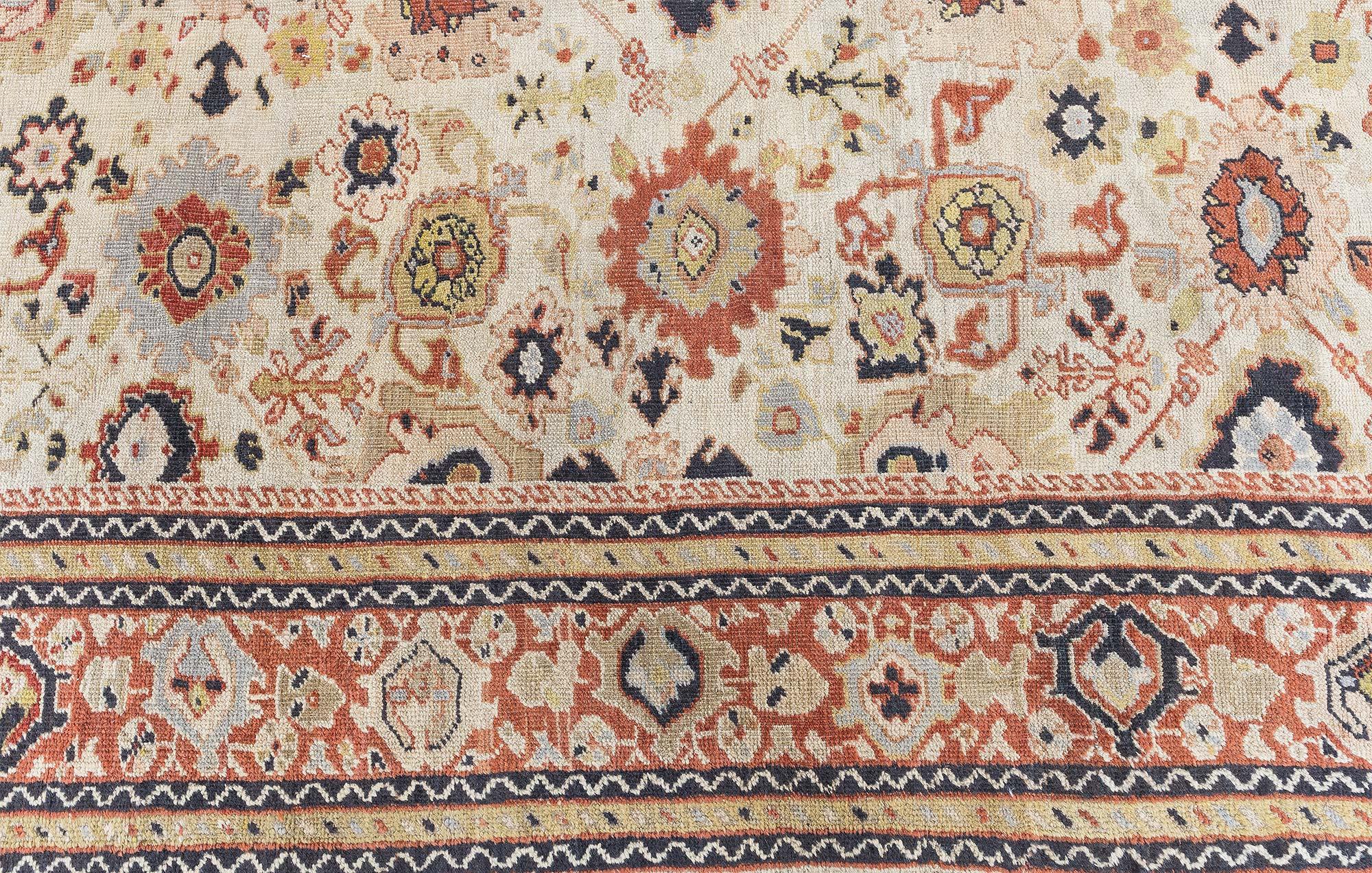 Doris Leslie Blauer authentischer Sultanabad-Wollteppich aus dem 19. Jahrhundert, handgefertigt im Zustand „Gut“ im Angebot in New York, NY