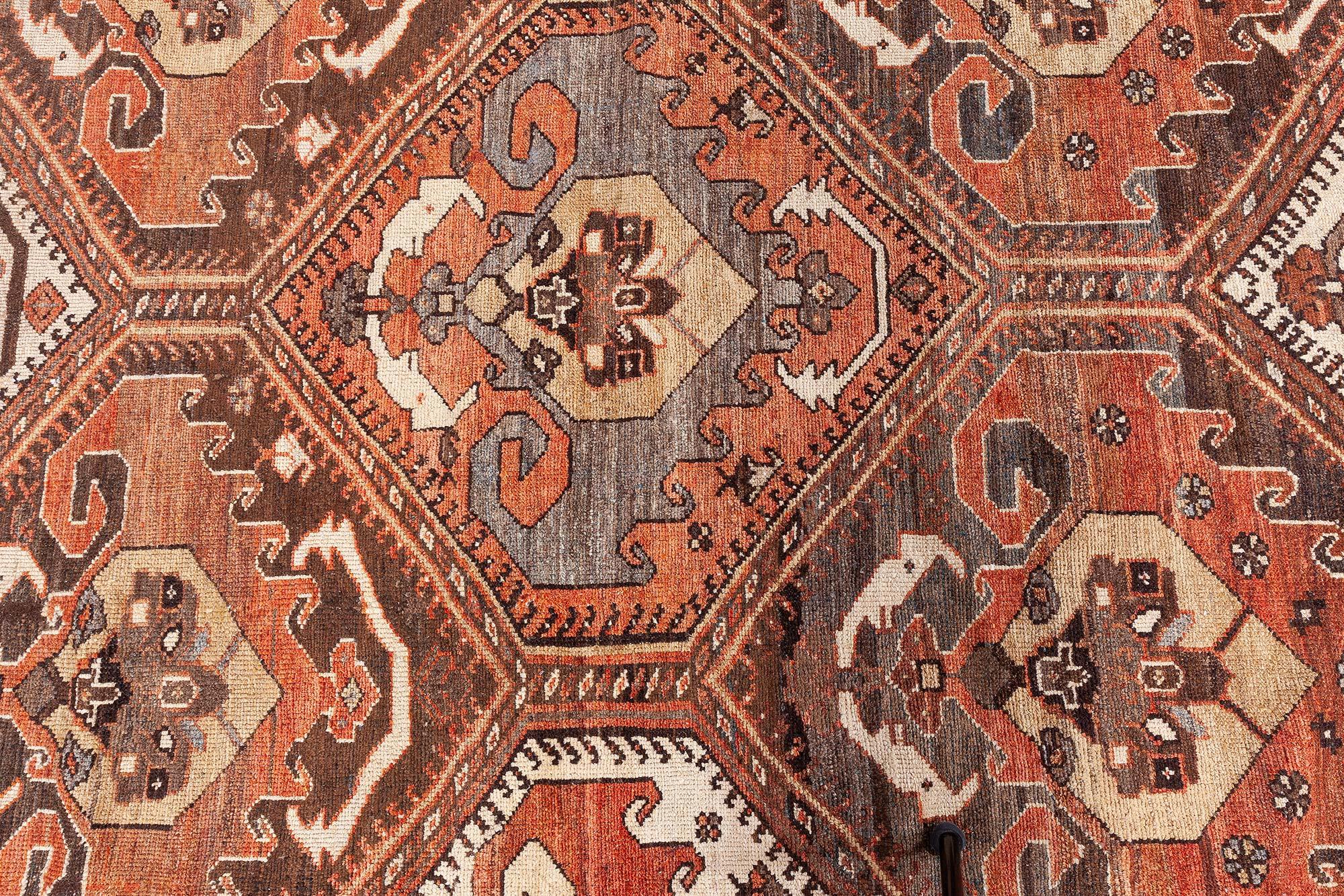 Doris Leslie Blau Authentic Persian Bakhtiari Handmade Wool Rug In Good Condition For Sale In New York, NY