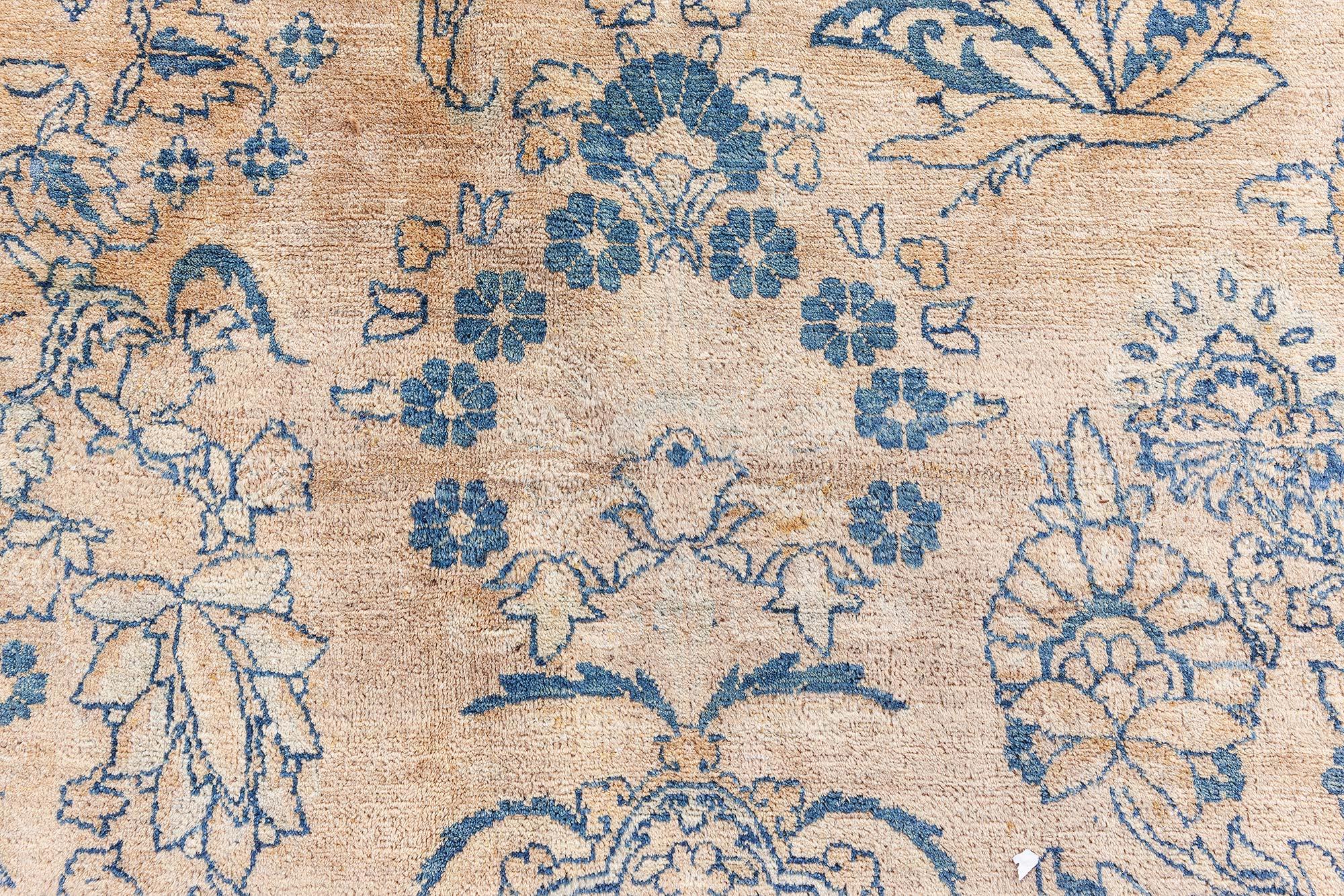 Authentique tapis persan en laine Kirman fait à la main.
Taille : 13'6