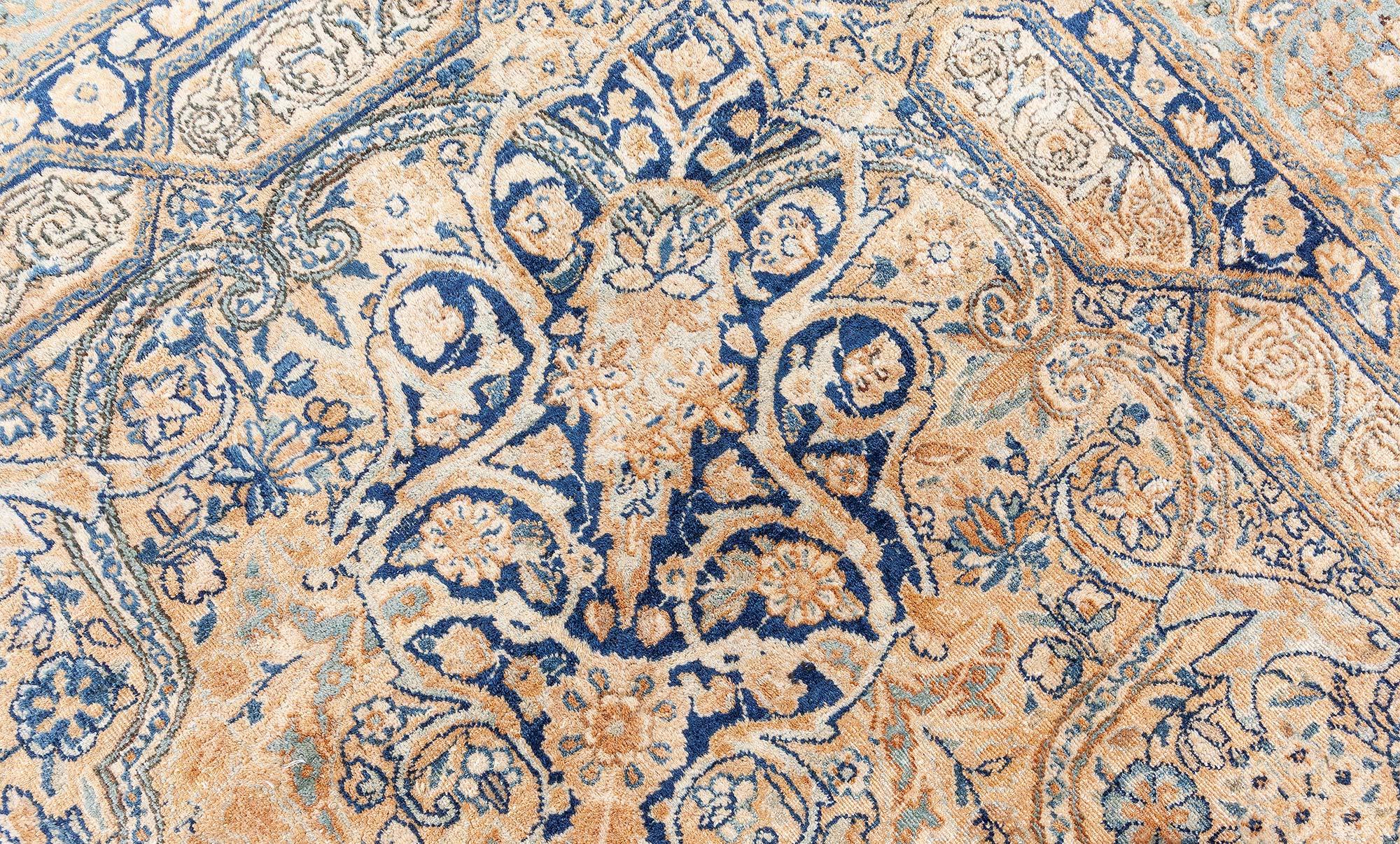 Authentischer persischer Kirman-Teppich aus handgefertigter Wolle
Größe: 320 × 508 cm (10'6