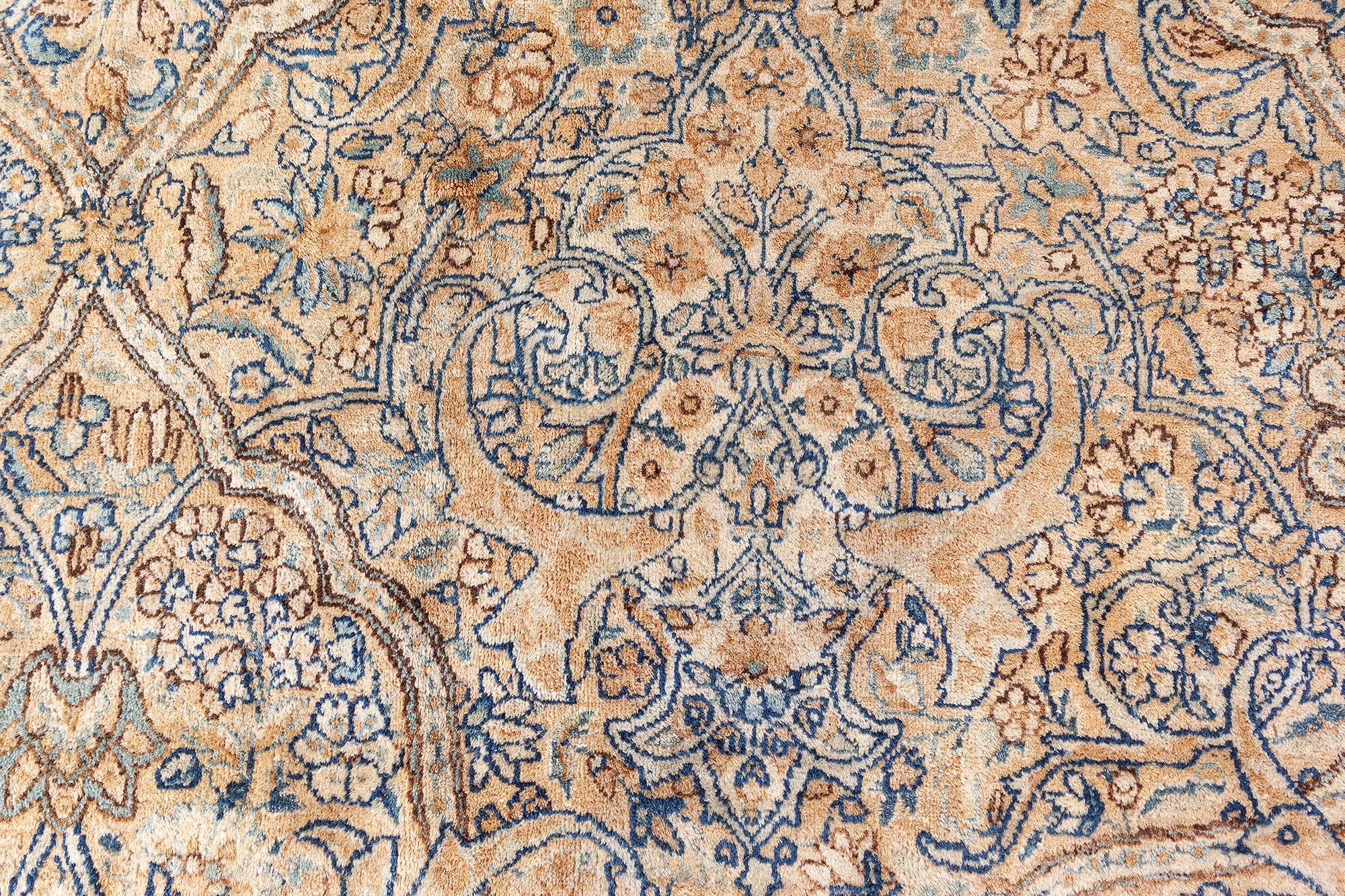 Doris Leslie Blauer authentischer persischer Kirman Handgefertigter Teppich aus Wolle (Handgewebt) im Angebot