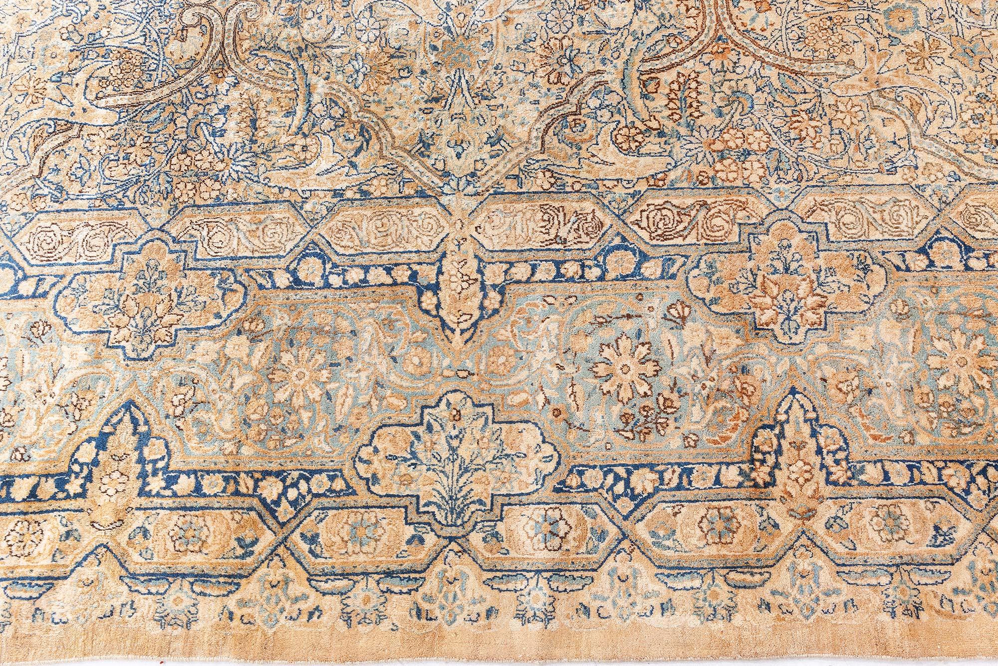 Doris Leslie Blauer authentischer persischer Kirman Handgefertigter Teppich aus Wolle (20. Jahrhundert) im Angebot