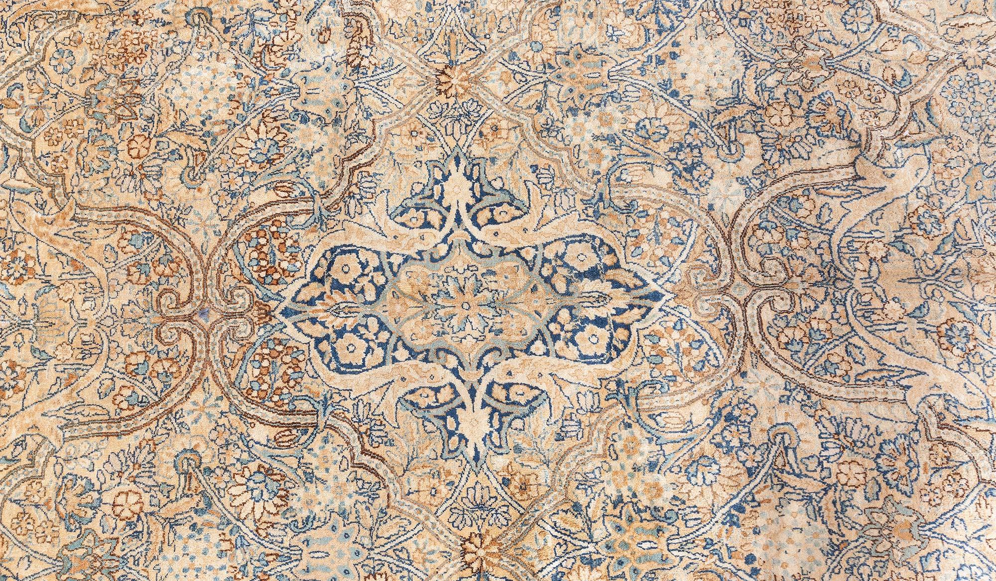Doris Leslie Blauer authentischer persischer Kirman Handgefertigter Teppich aus Wolle im Angebot 3