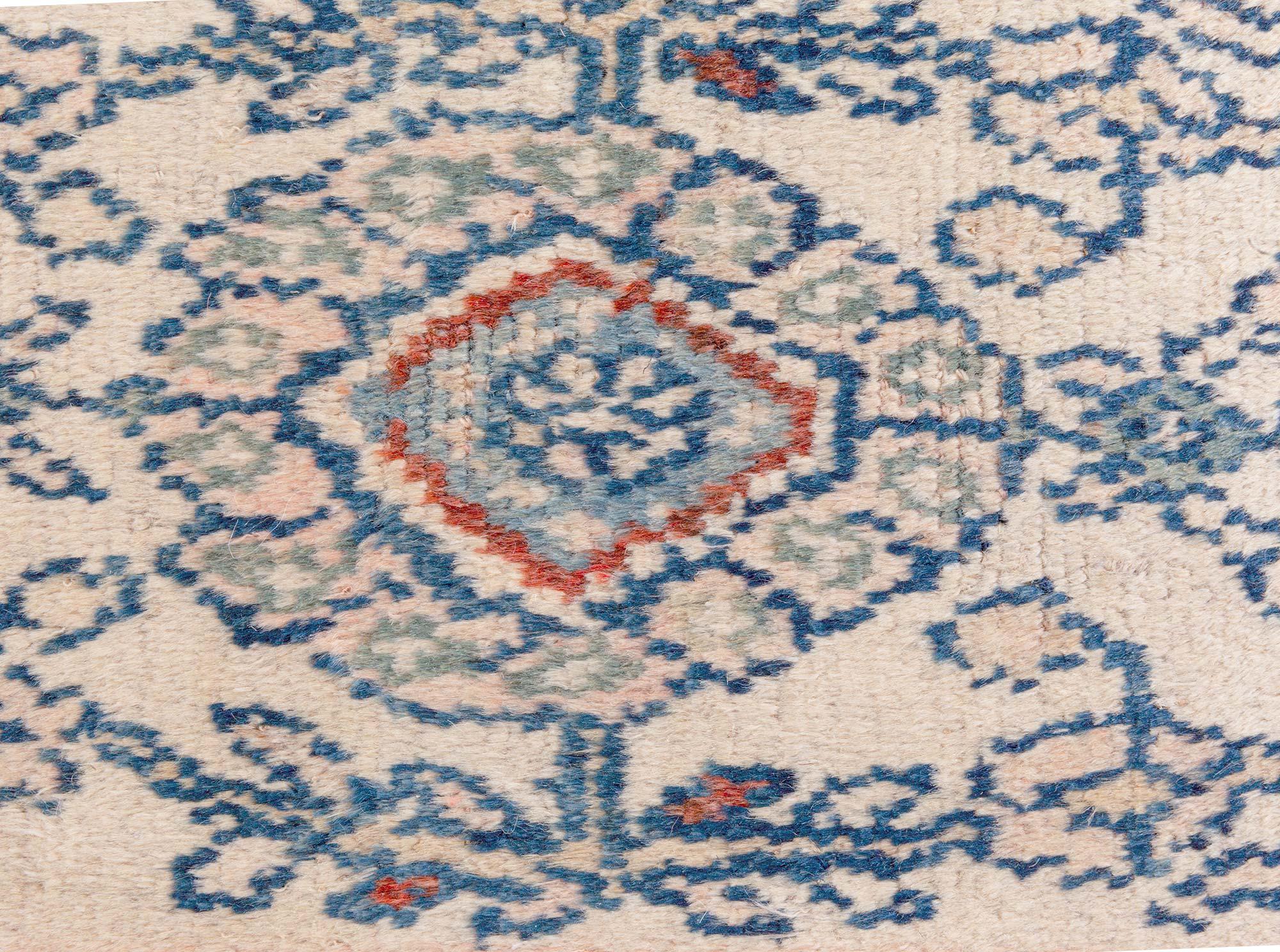 Tapis persan authentique Malayer Botanic fait à la main Doris Leslie Blau en vente 2