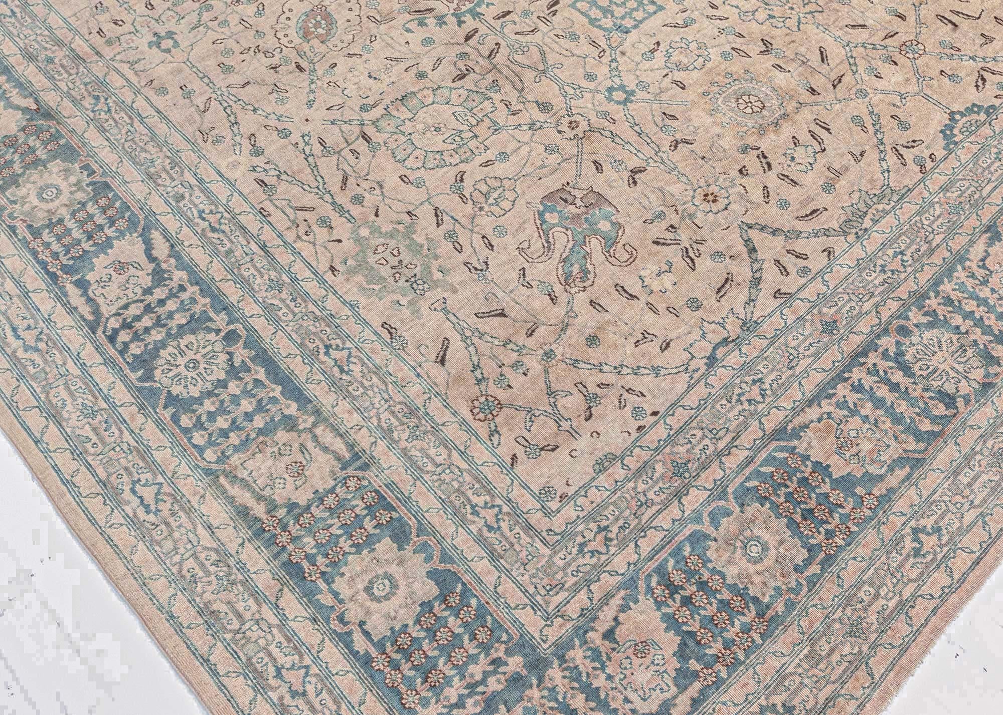 20ième siècle Tapis persan Tabriz authentique fait à la main Doris Leslie Blau en vente