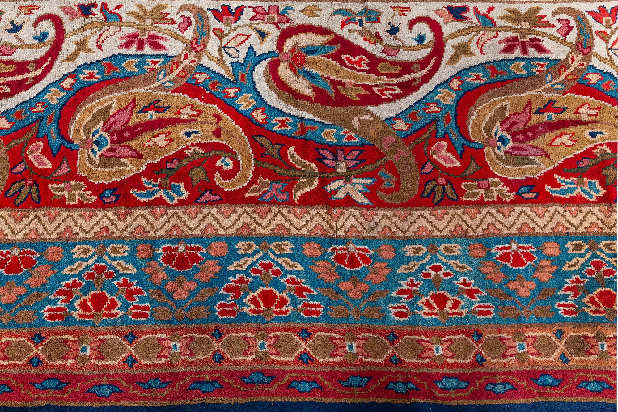 Doris Leslie Blau Auténtica alfombra inglesa Axminster azul y roja en Bueno estado para la venta en New York, NY