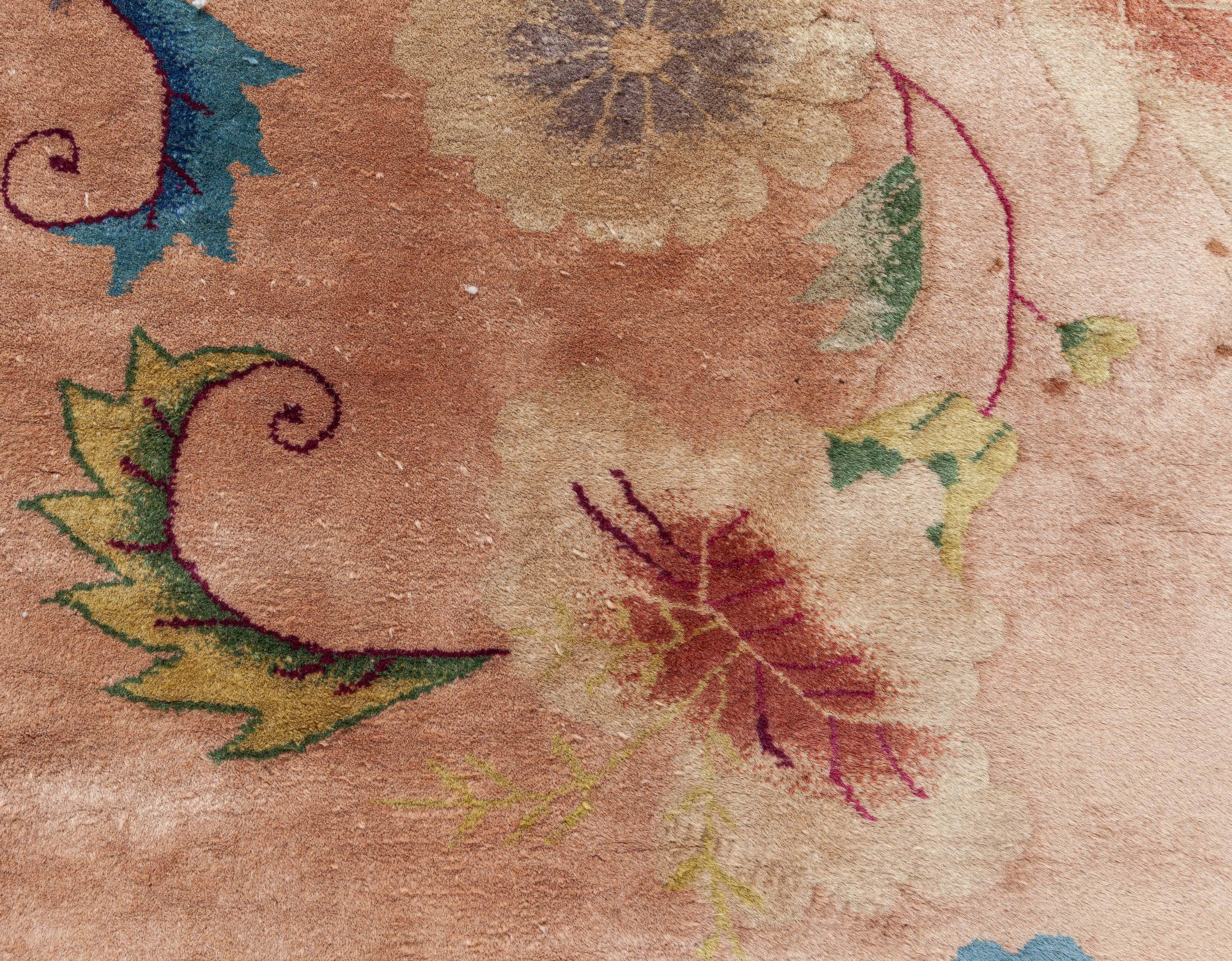 Tapis chinois Art Déco fait main à motif de fleur de lotus
Taille : 8'10