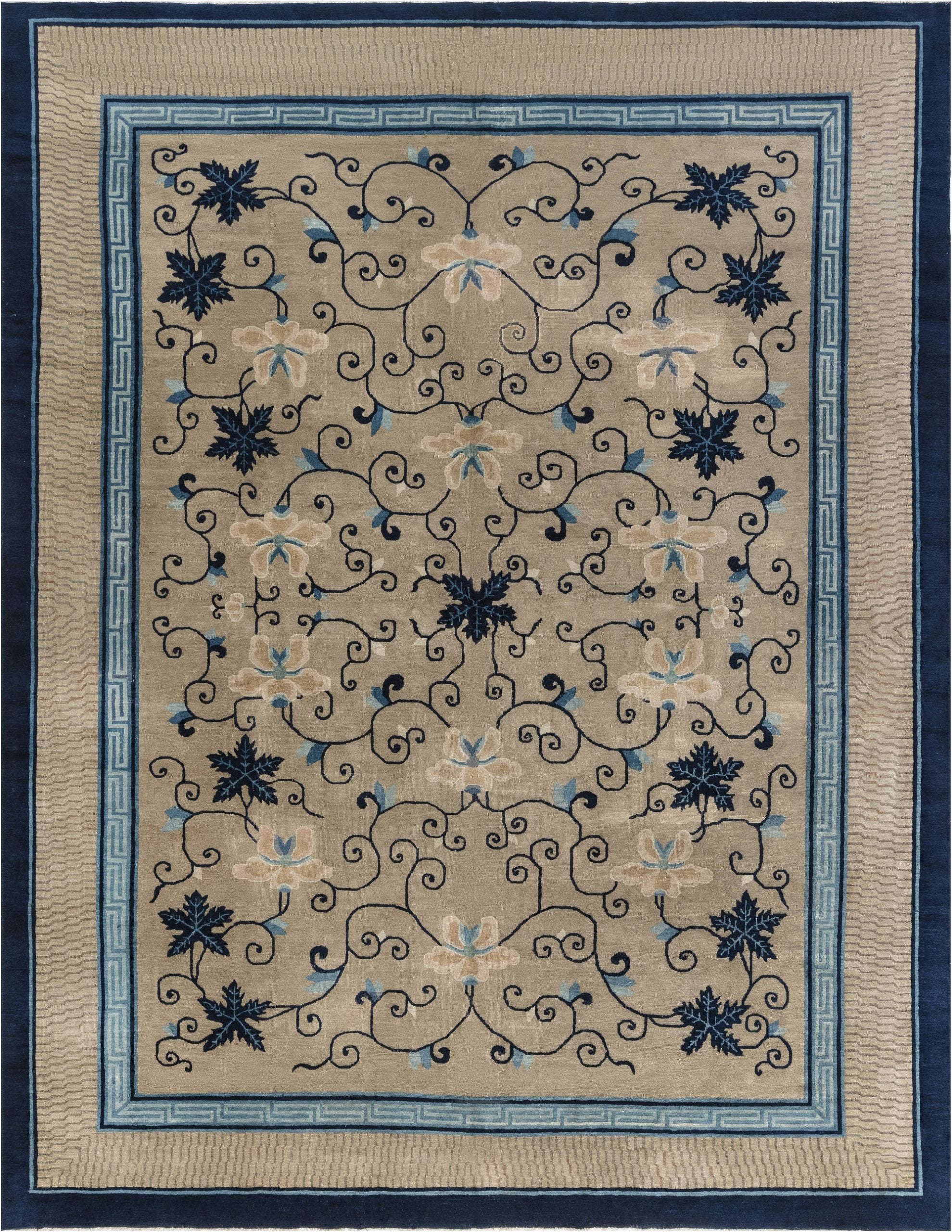 Doris Leslie Blau – Chinesischer Vintage-Teppich aus handgeknüpfter Wolle mit Blumenmuster in warmem Beige
