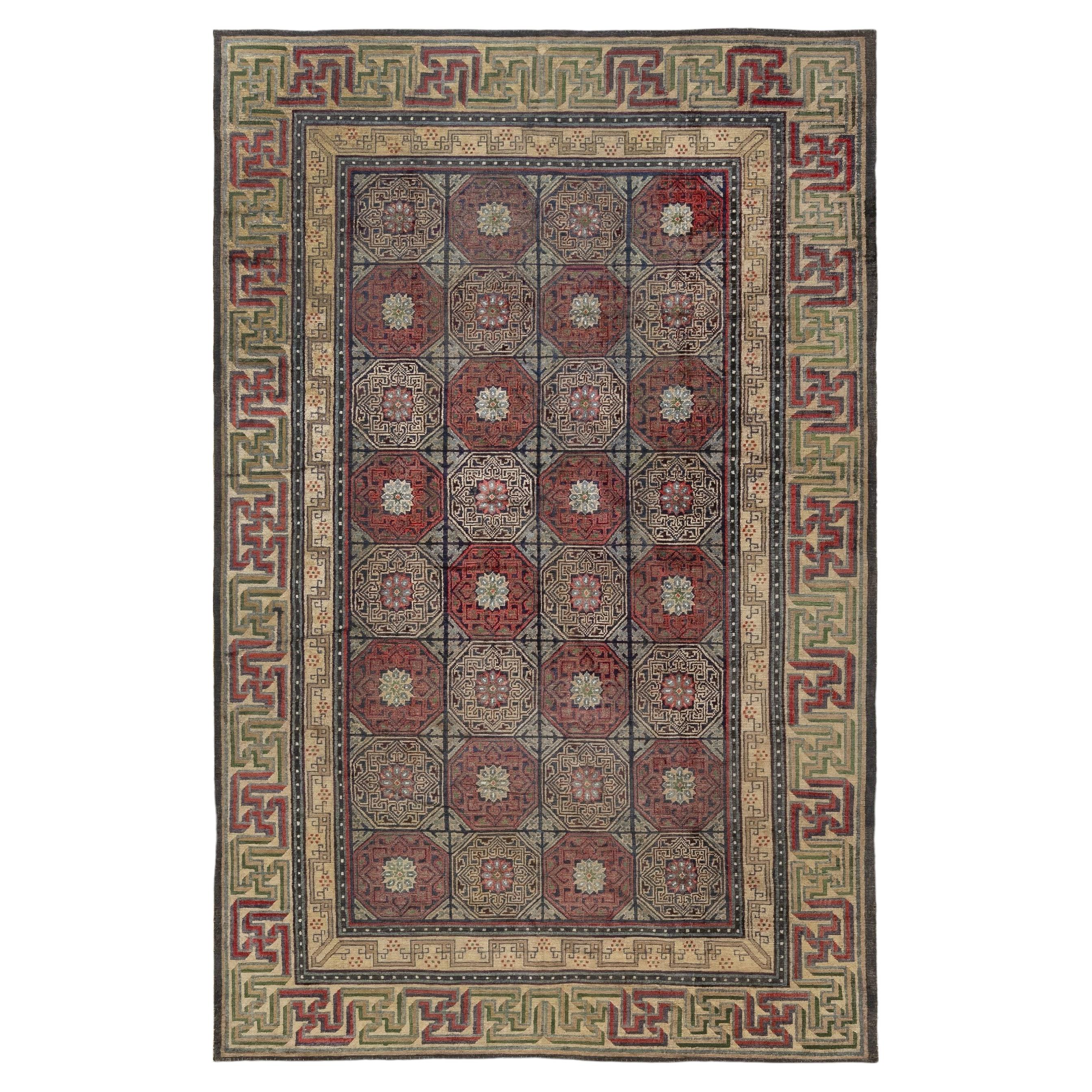 Tapis en soie chinois vintage à motifs géométriques, couleur beige clair, noué à la main, signé Doris Leslie Blau en vente