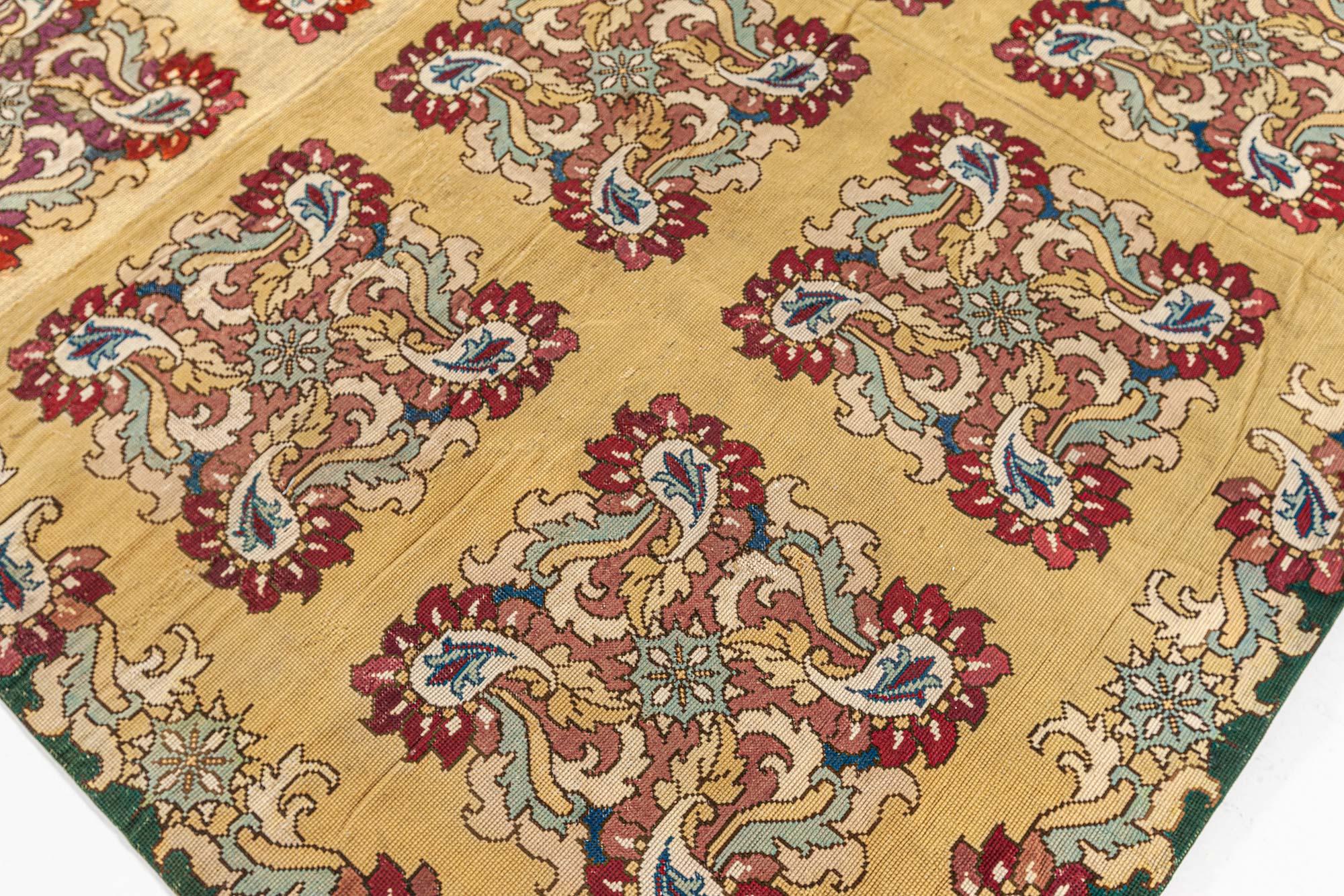 Alfombra europea de punto de aguja del siglo XIX Doris Leslie Blau Lana en venta