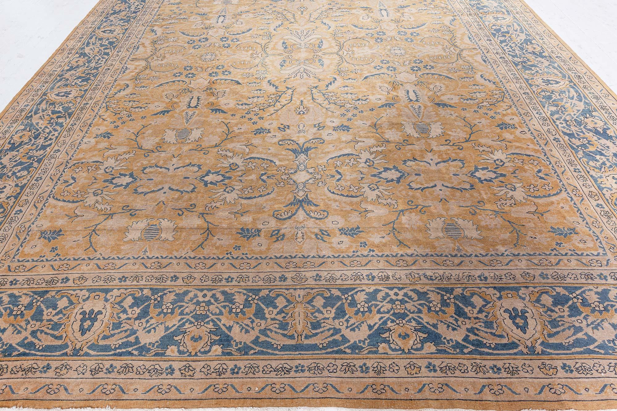 19th Century Indian Botanic Handmade Wool Rug In Good Condition For Sale In New York, NY
