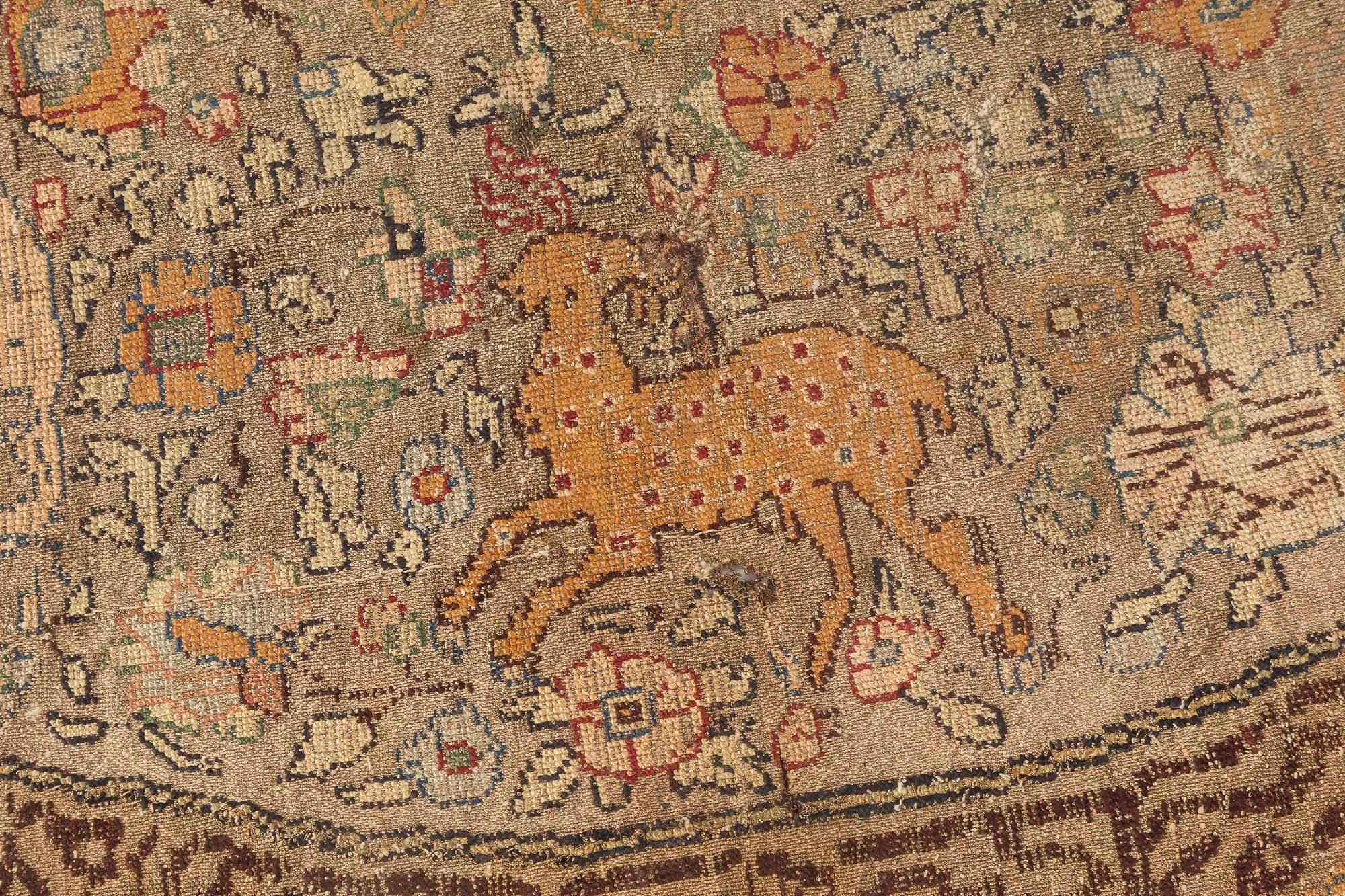 Runder türkischer Seiden-, Metallfaden-Teppich aus dem 19. Jahrhundert (Handgeknüpft) im Angebot