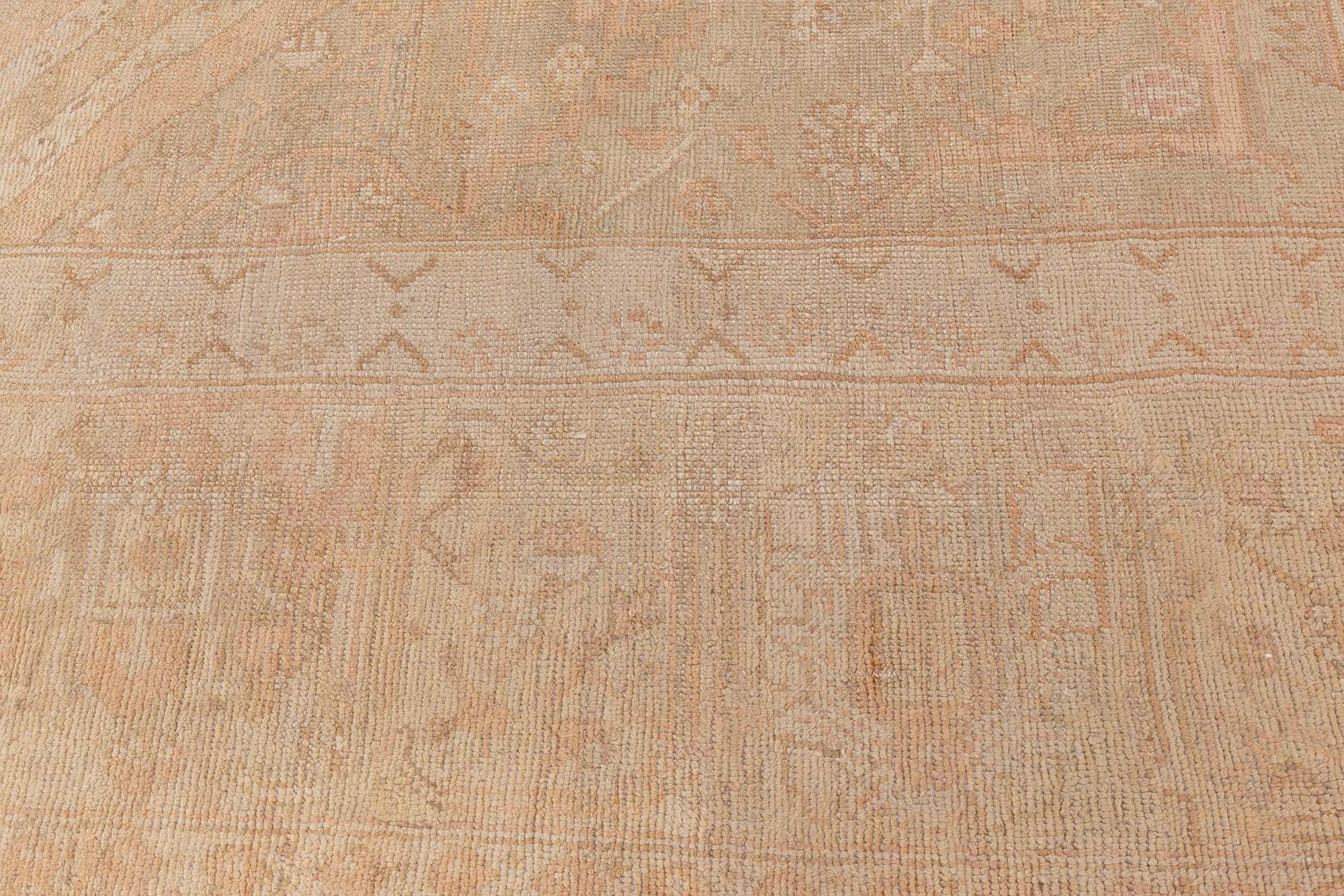 Authentischer türkischer Oushak-Teppich aus Wolle aus dem 19.
Größe: 12'6