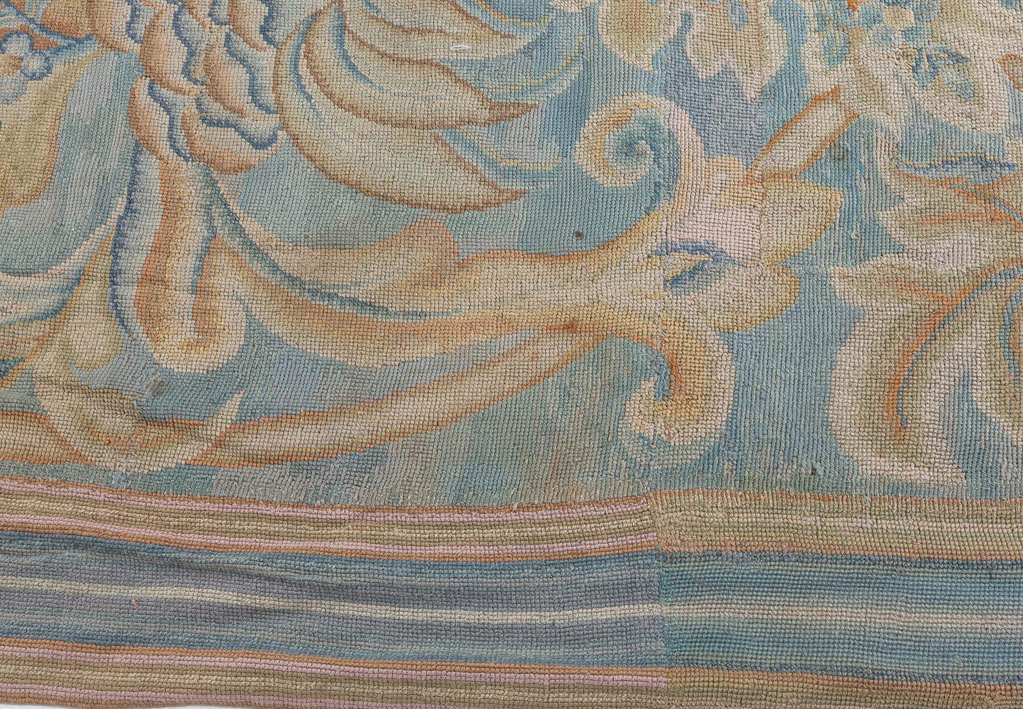 Antike englische Nadelarbeit Botanic Handmade Rug (19. Jahrhundert) im Angebot