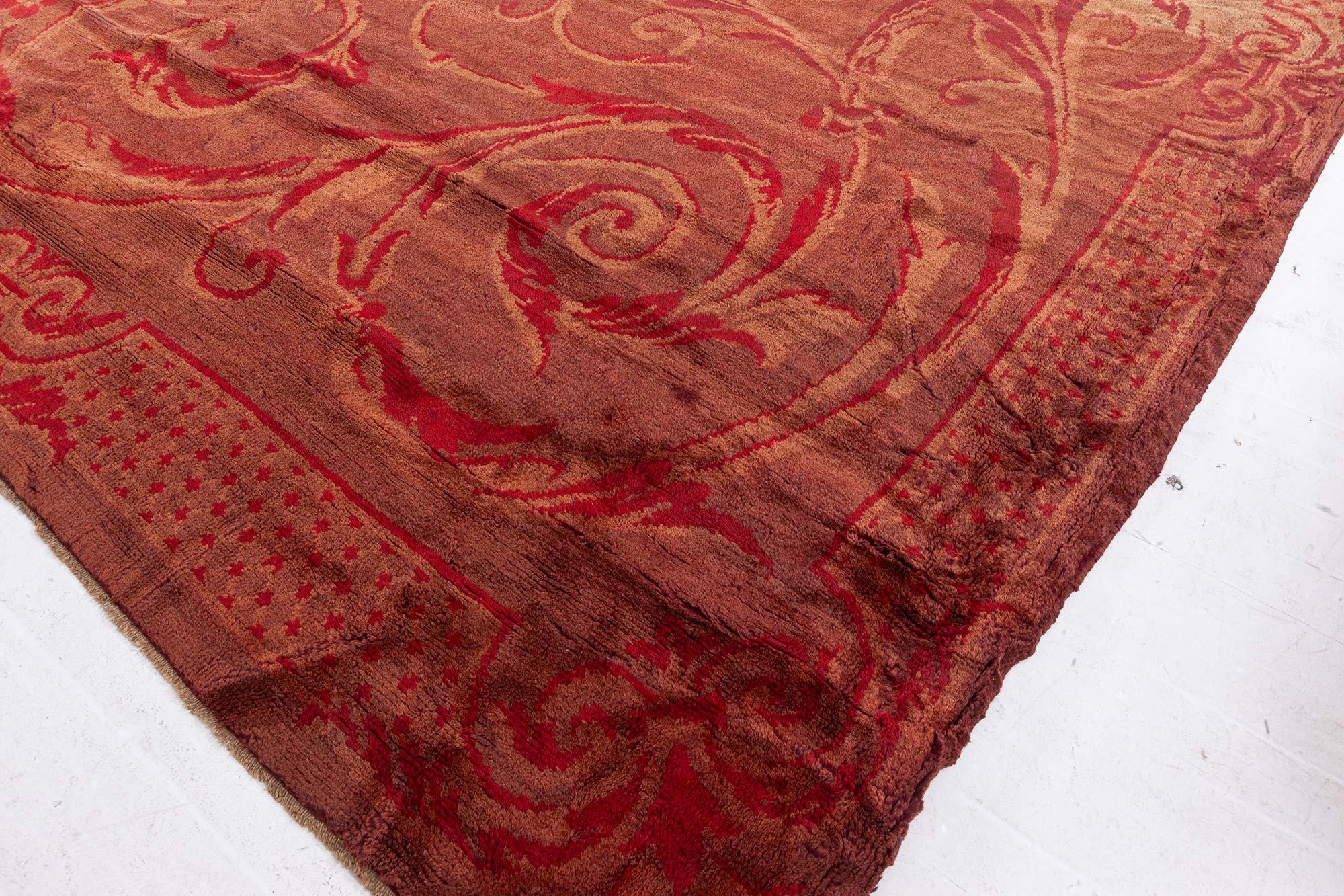 Tapis ancien de la Savonnerie française Doris Leslie Blau en vente 1