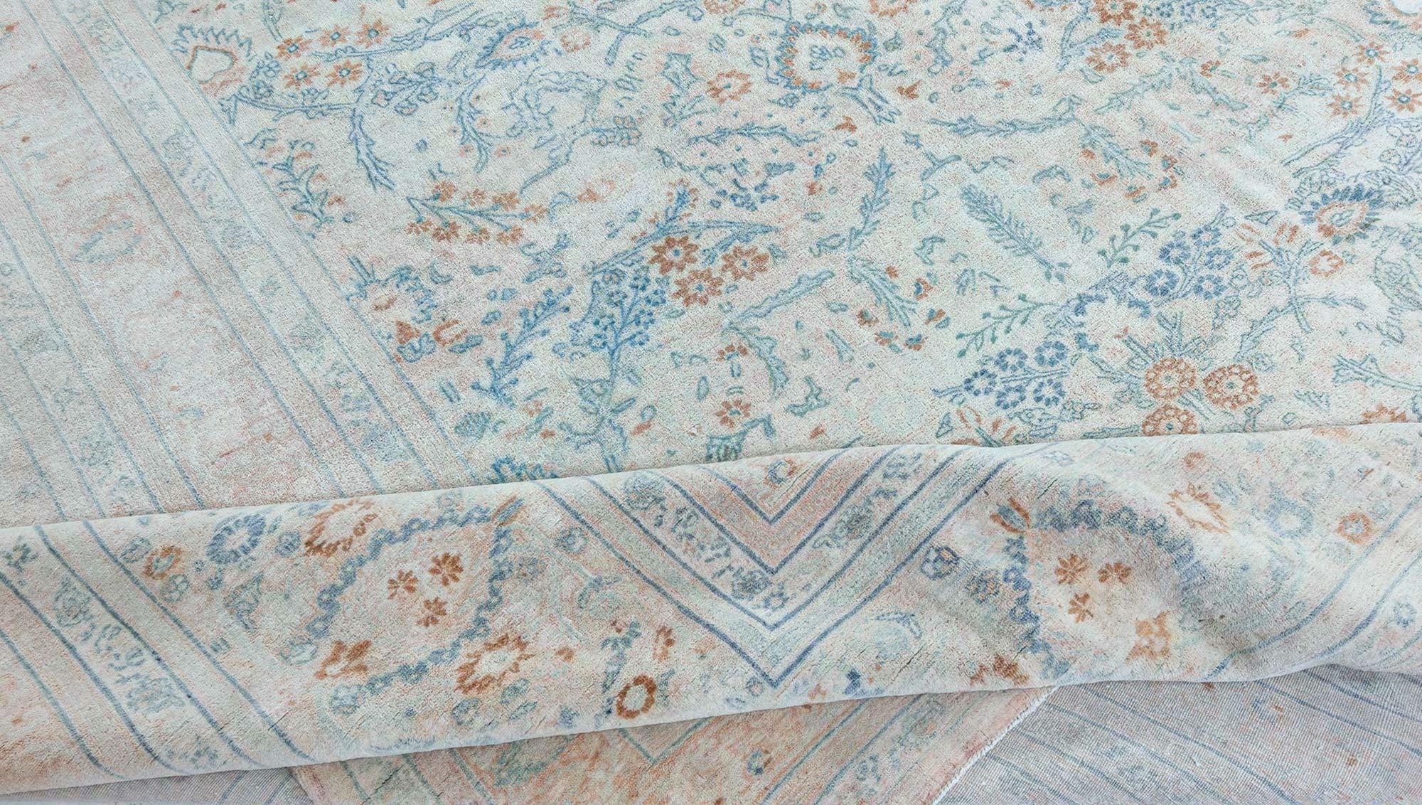 Antique Persian Kirman Rug (Taille ajustée)
Taille : 15'8