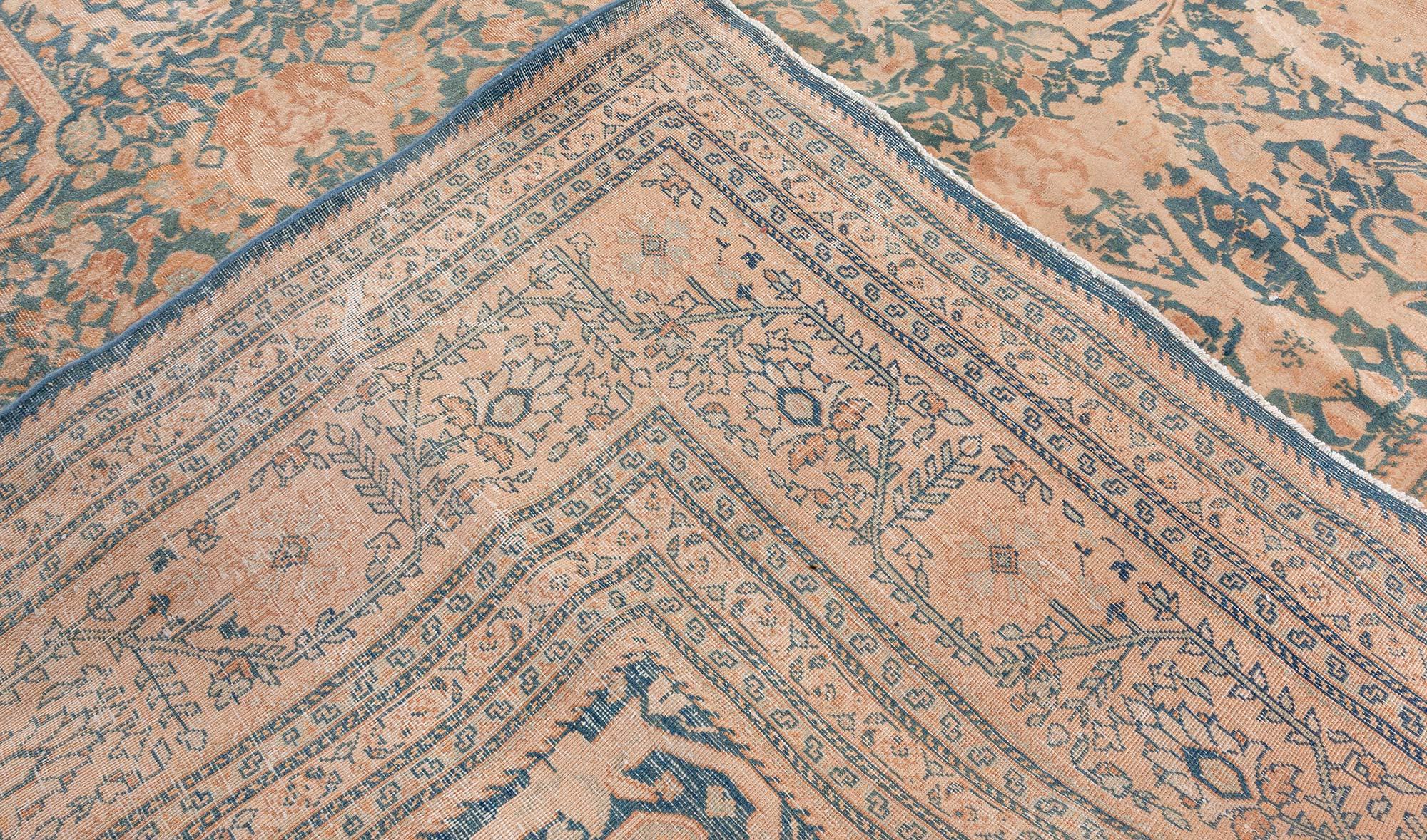 Tapis persan ancien Tabriz Botanic fait à la main Doris Leslie Blau en vente 1